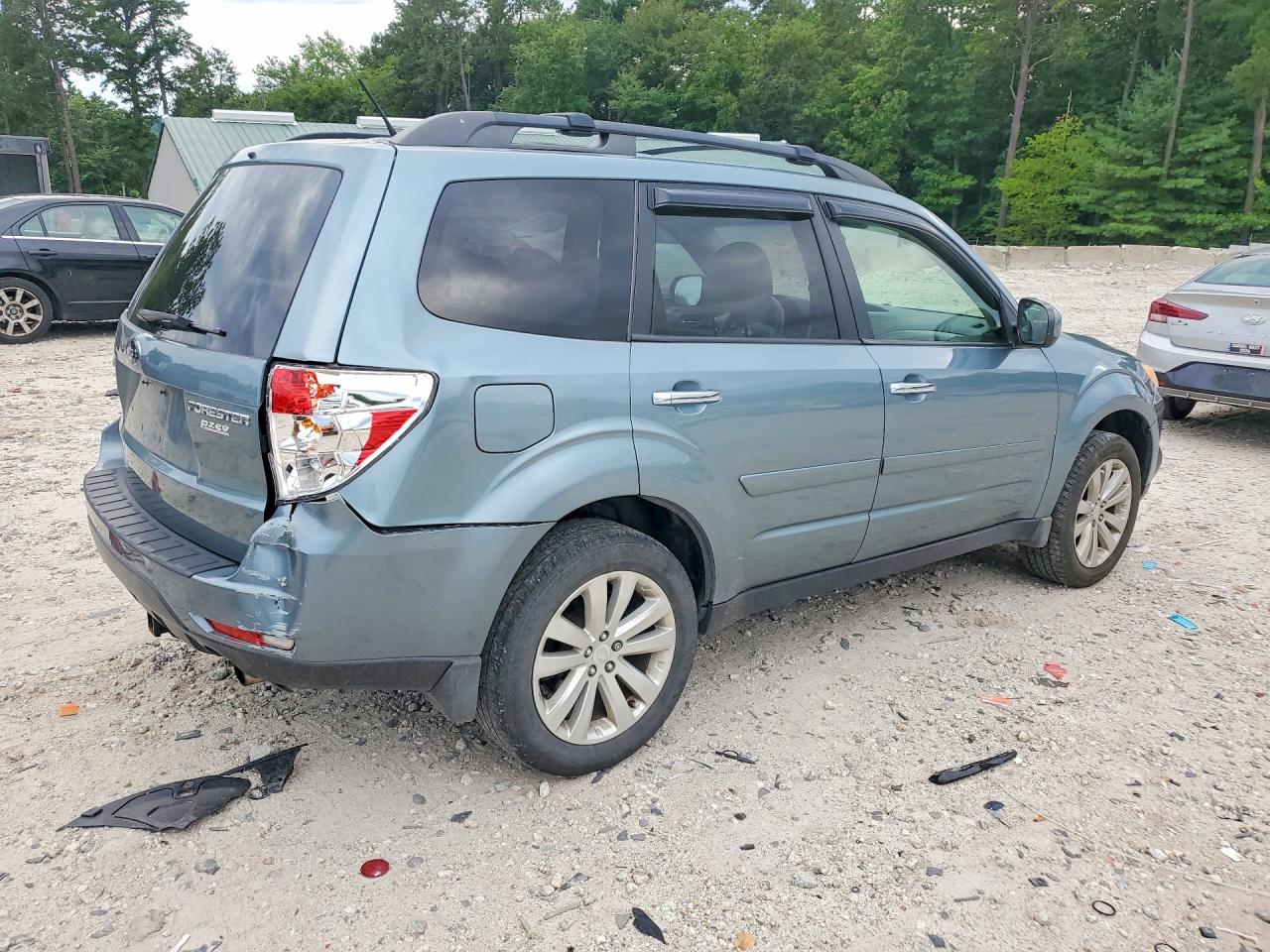 2011 Subaru Forester 2.5x Premium Green vin: JF2SHADC0BH774251