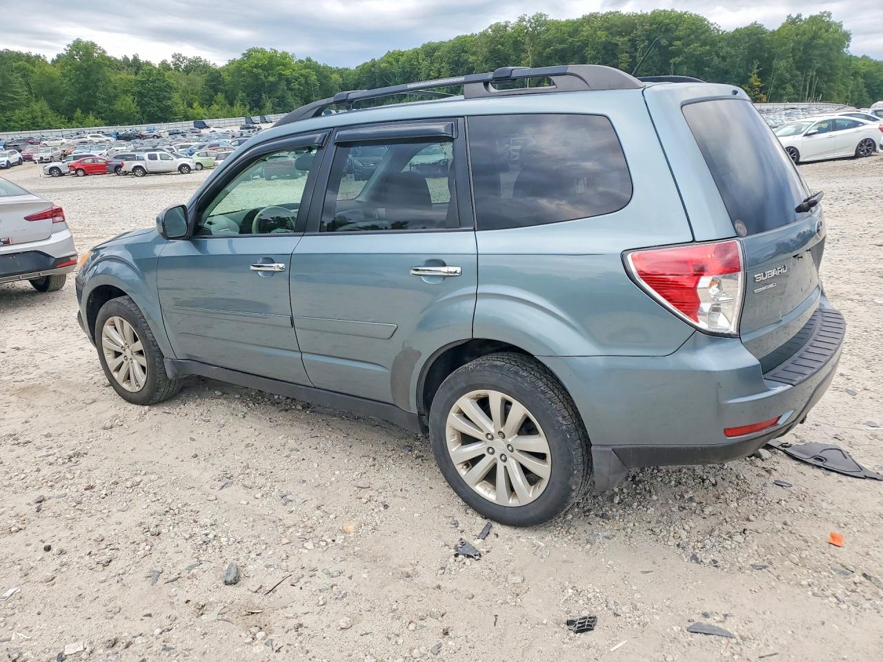 2011 Subaru Forester 2.5x Premium Green vin: JF2SHADC0BH774251