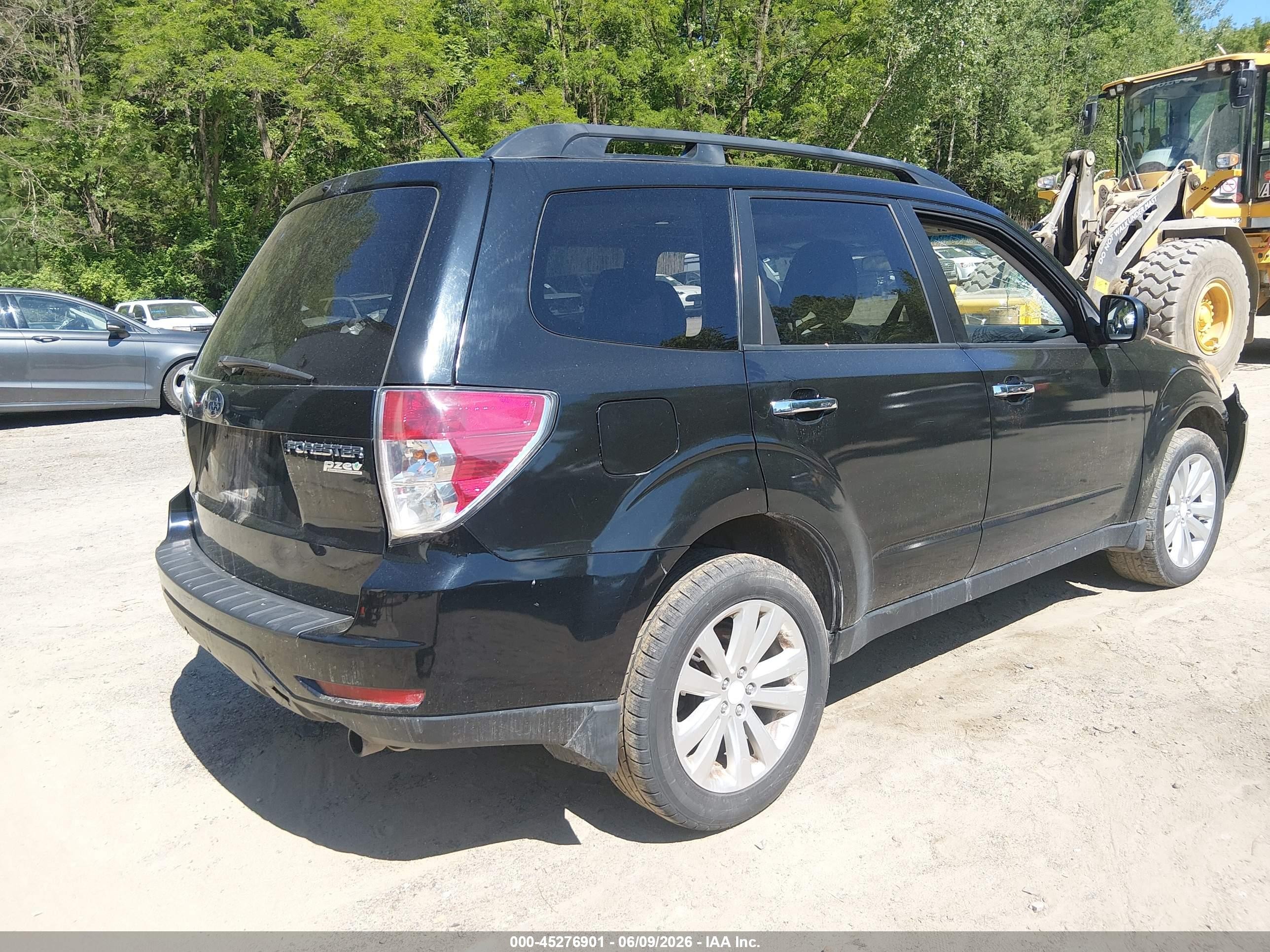 2012 Subaru Forester 2.5x Premium Черный vin: JF2SHADC0CH412244
