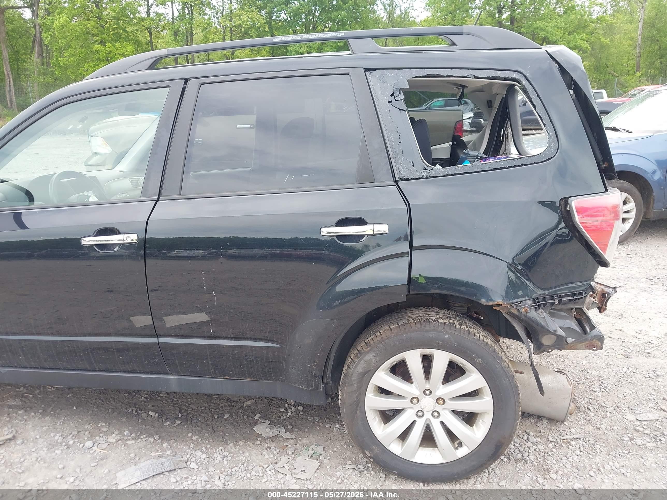 2012 Subaru Forester 2.5x Premium Black vin: JF2SHADC0CH416892