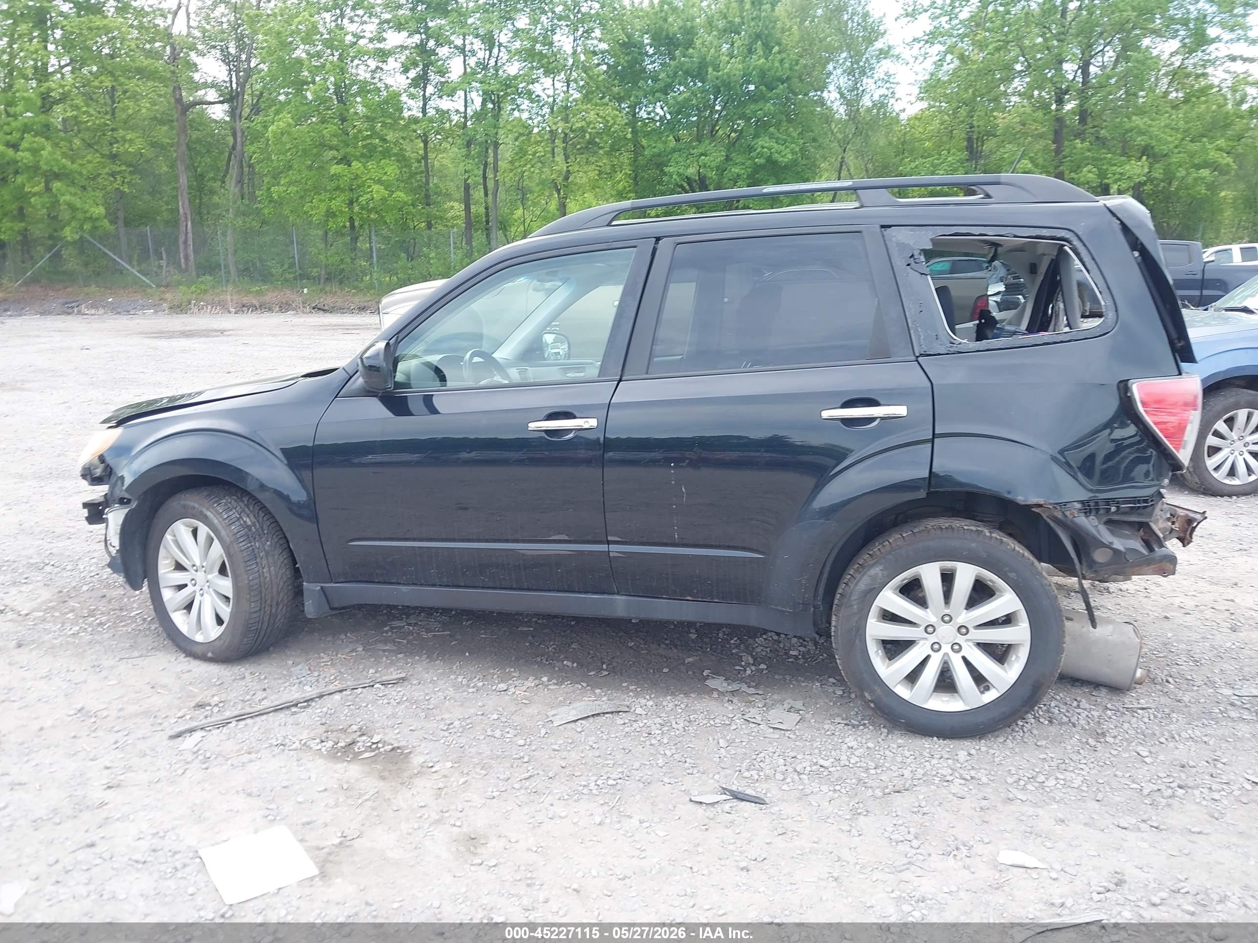 2012 Subaru Forester 2.5x Premium Black vin: JF2SHADC0CH416892