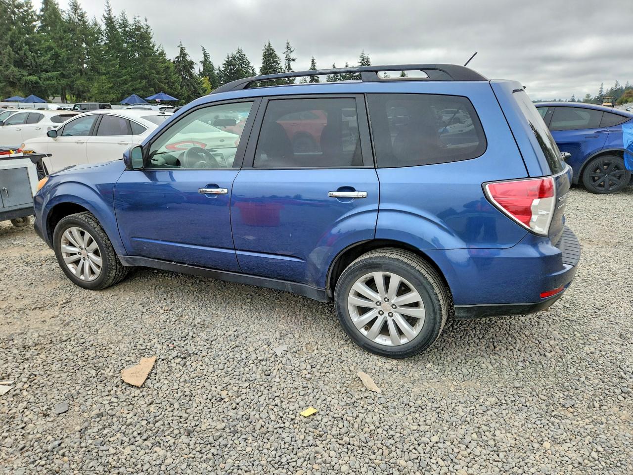 2012 Subaru Forester 2.5x Premium Blue vin: JF2SHADC0CH417752