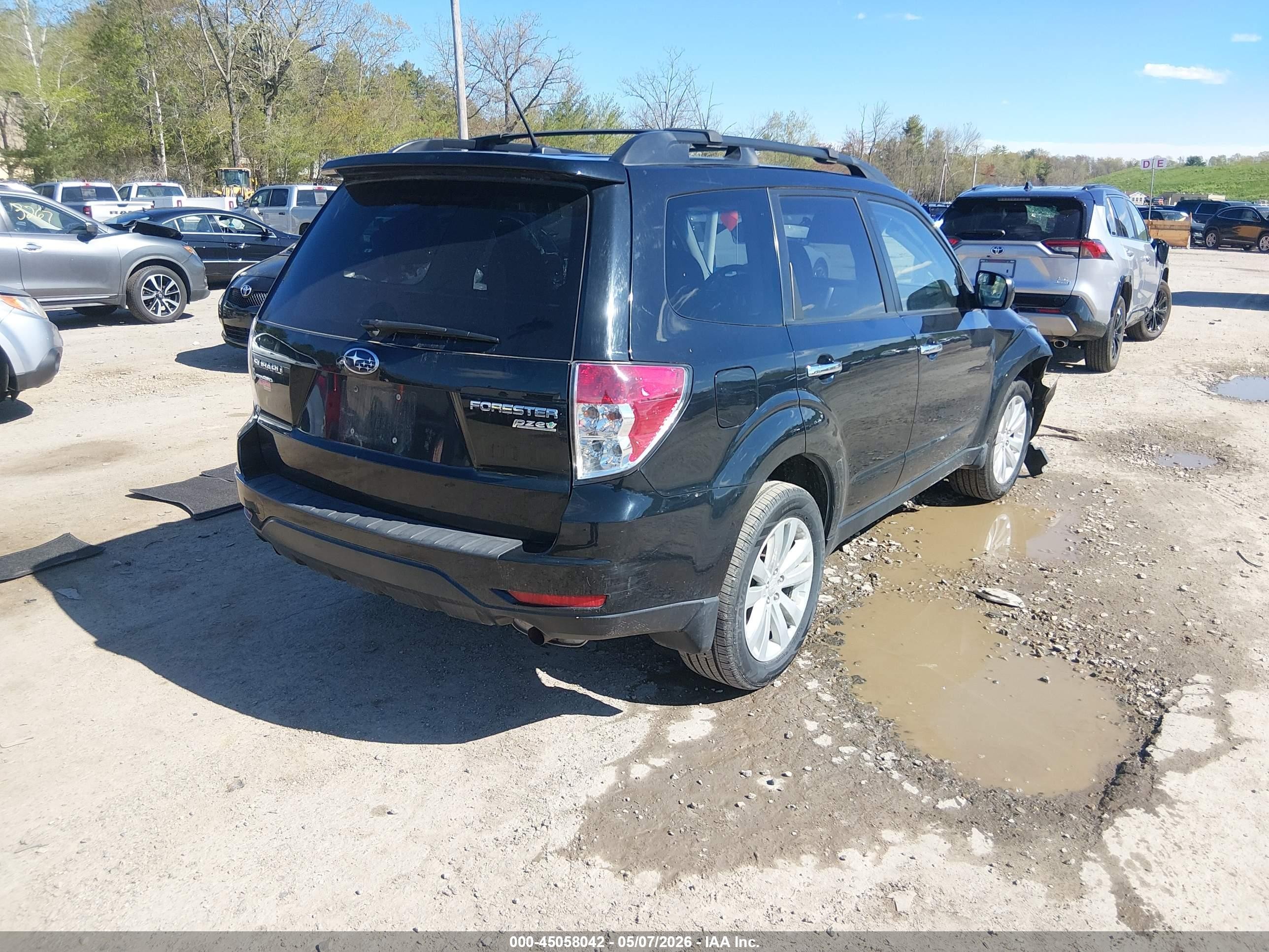 2012 Subaru Forester 2.5x Premium Черный vin: JF2SHADC0CH430016