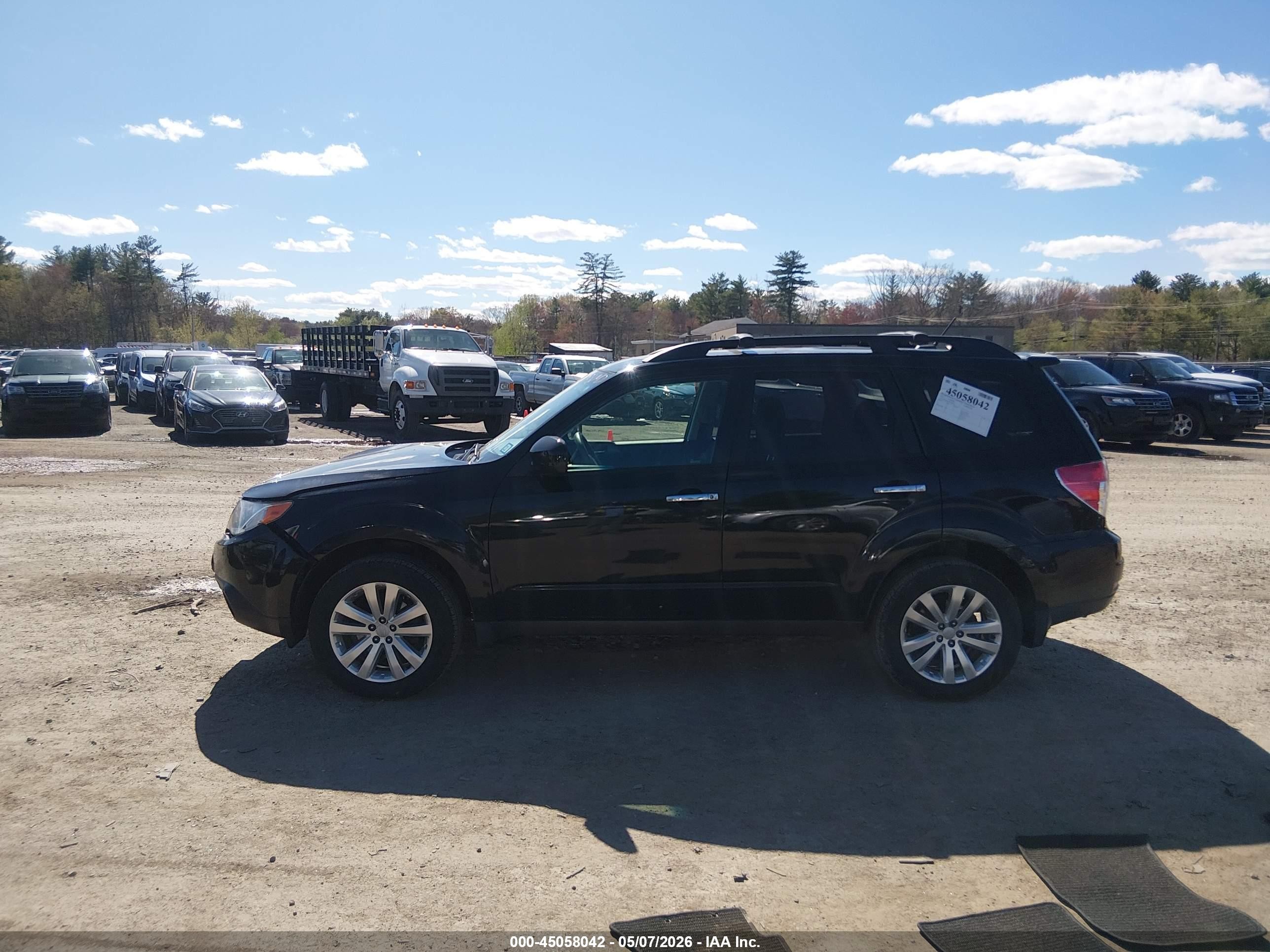 2012 Subaru Forester 2.5x Premium Черный vin: JF2SHADC0CH430016