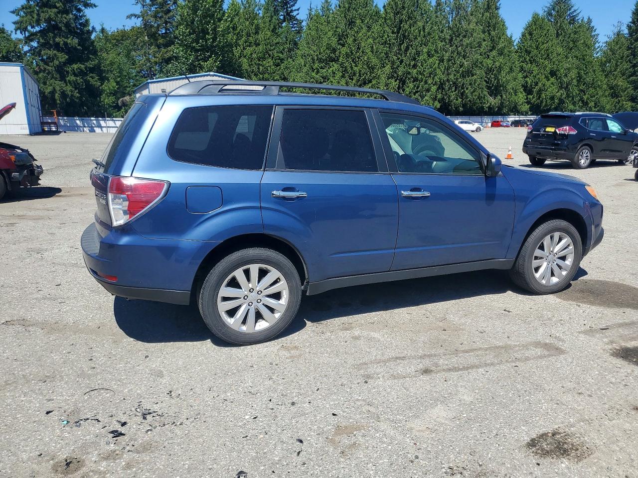 2012 Subaru Forester 2.5x Premium Blue vin: JF2SHADC0CH432509