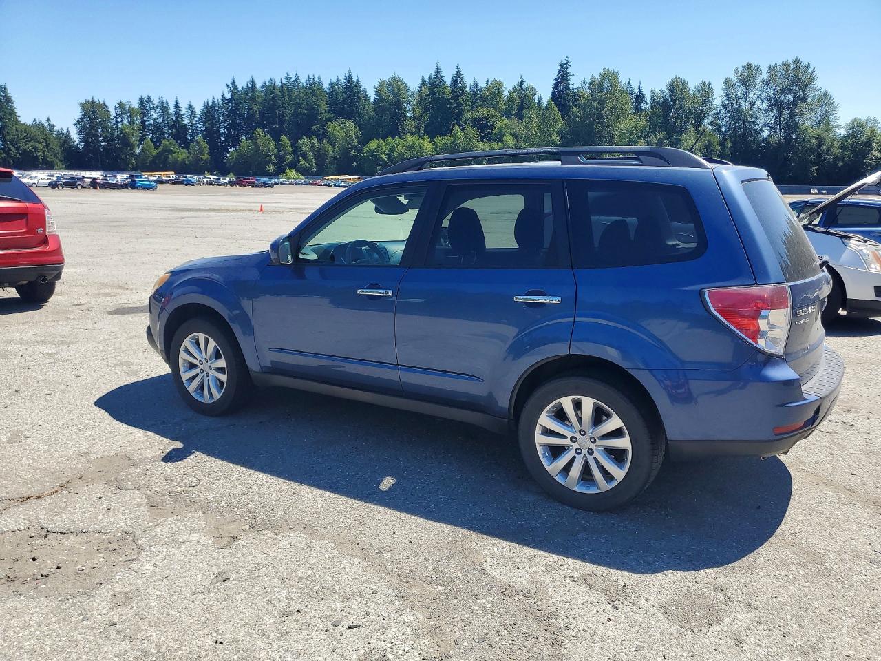 2012 Subaru Forester 2.5x Premium Blue vin: JF2SHADC0CH432509