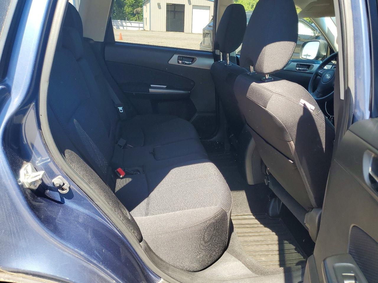 2012 Subaru Forester 2.5x Premium Blue vin: JF2SHADC0CH432509