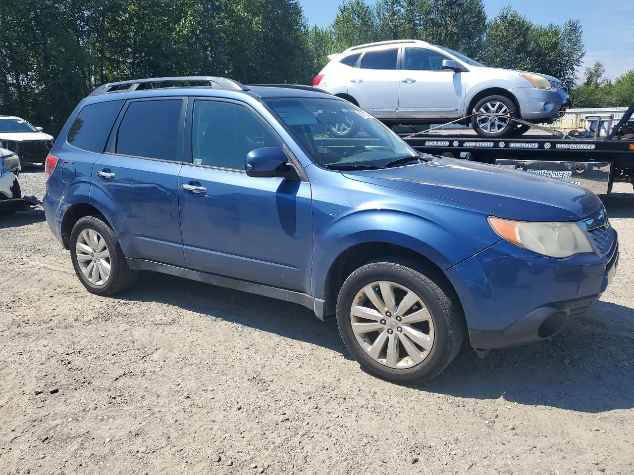 2012 Subaru Forester 2.5x Premium Blue vin: JF2SHADC0CH448595