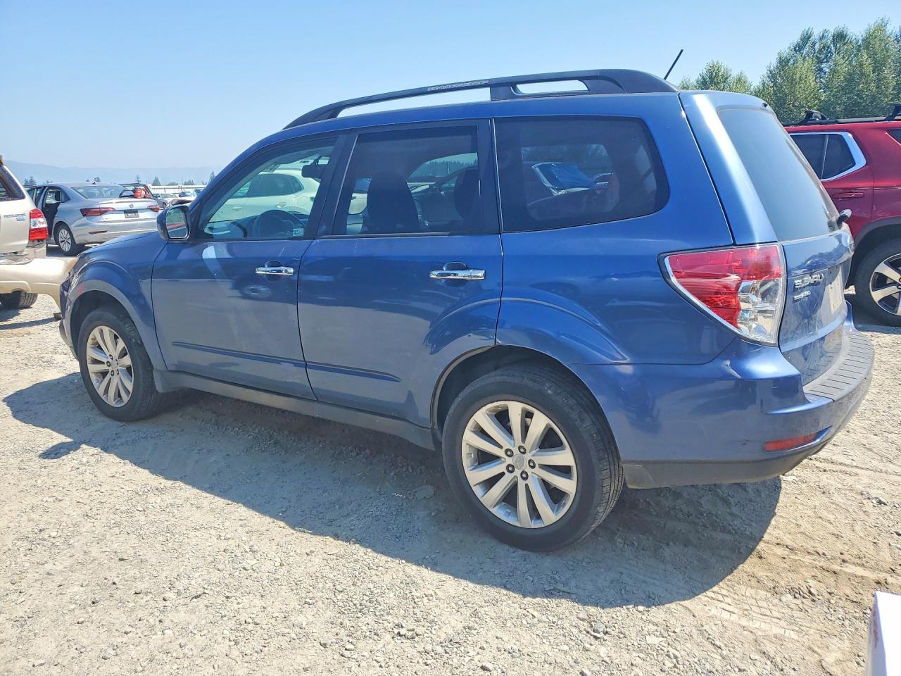2012 Subaru Forester 2.5x Premium Blue vin: JF2SHADC0CH448595