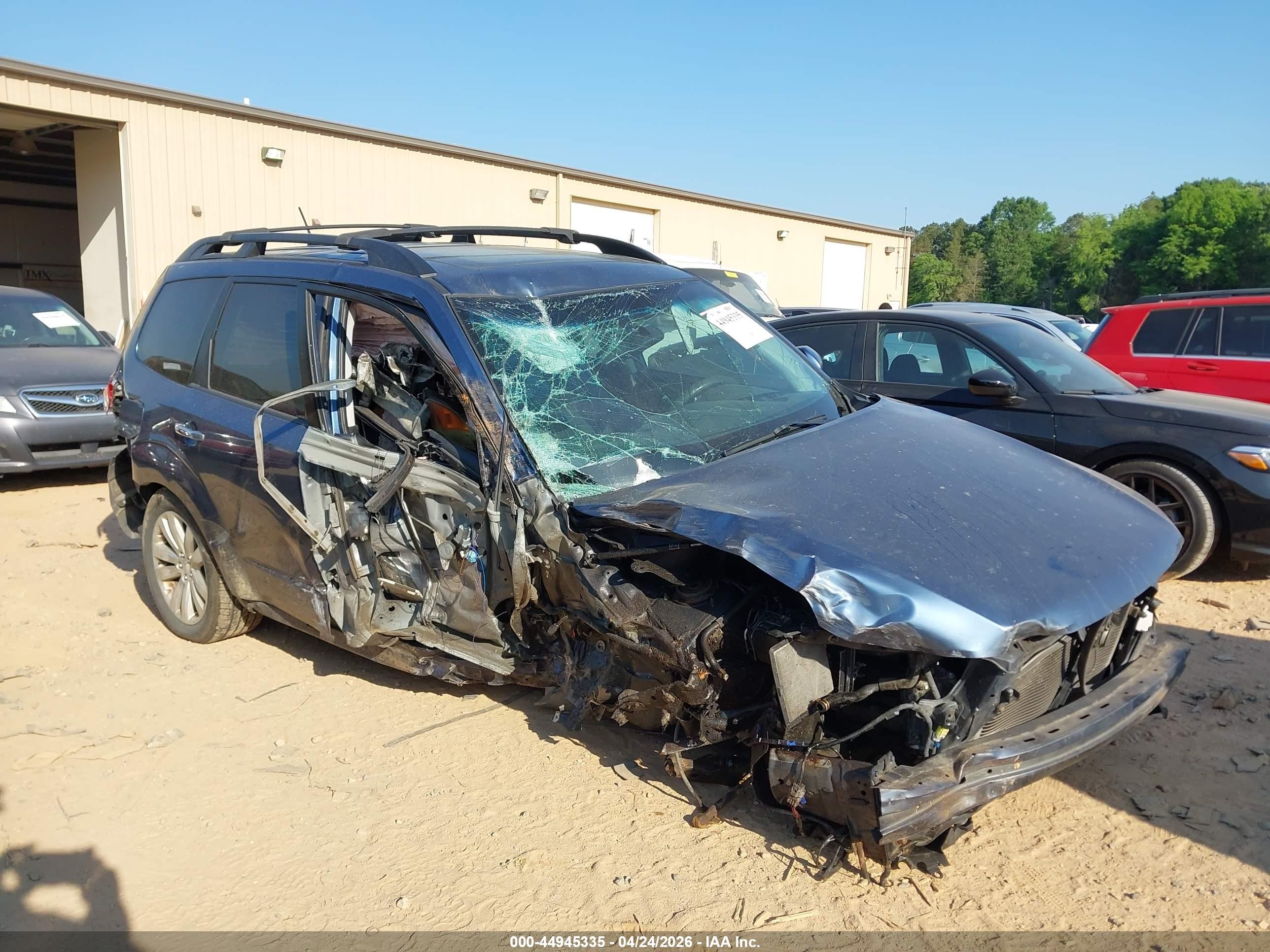2012 Subaru Forester 2.5x Premium Blue vin: JF2SHADC0CH464358