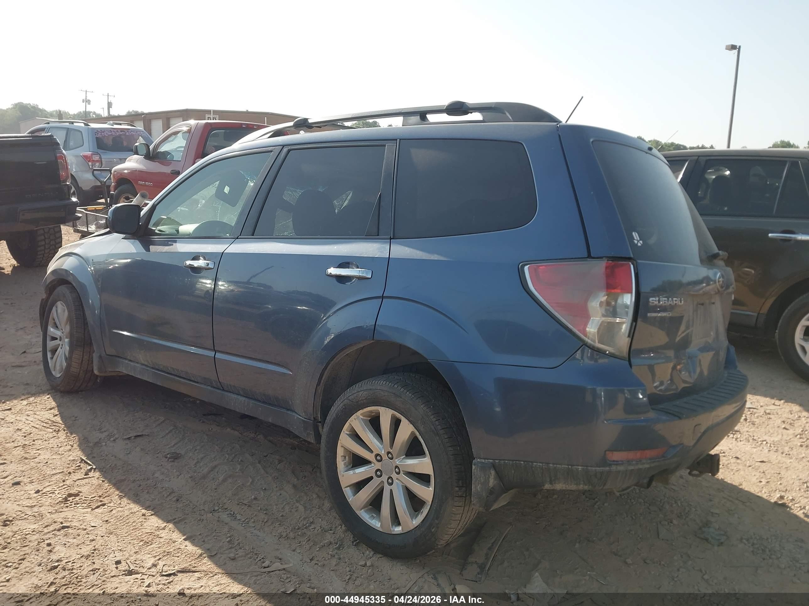 2012 Subaru Forester 2.5x Premium Blue vin: JF2SHADC0CH464358