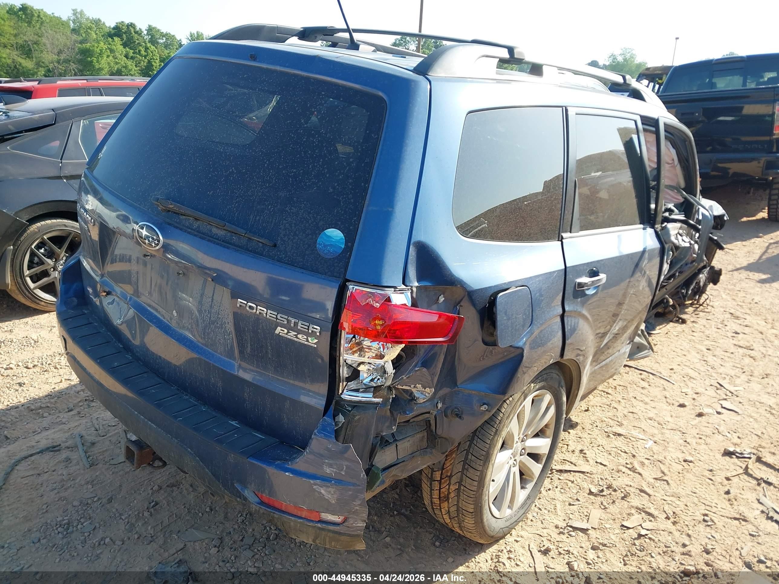 2012 Subaru Forester 2.5x Premium Blue vin: JF2SHADC0CH464358