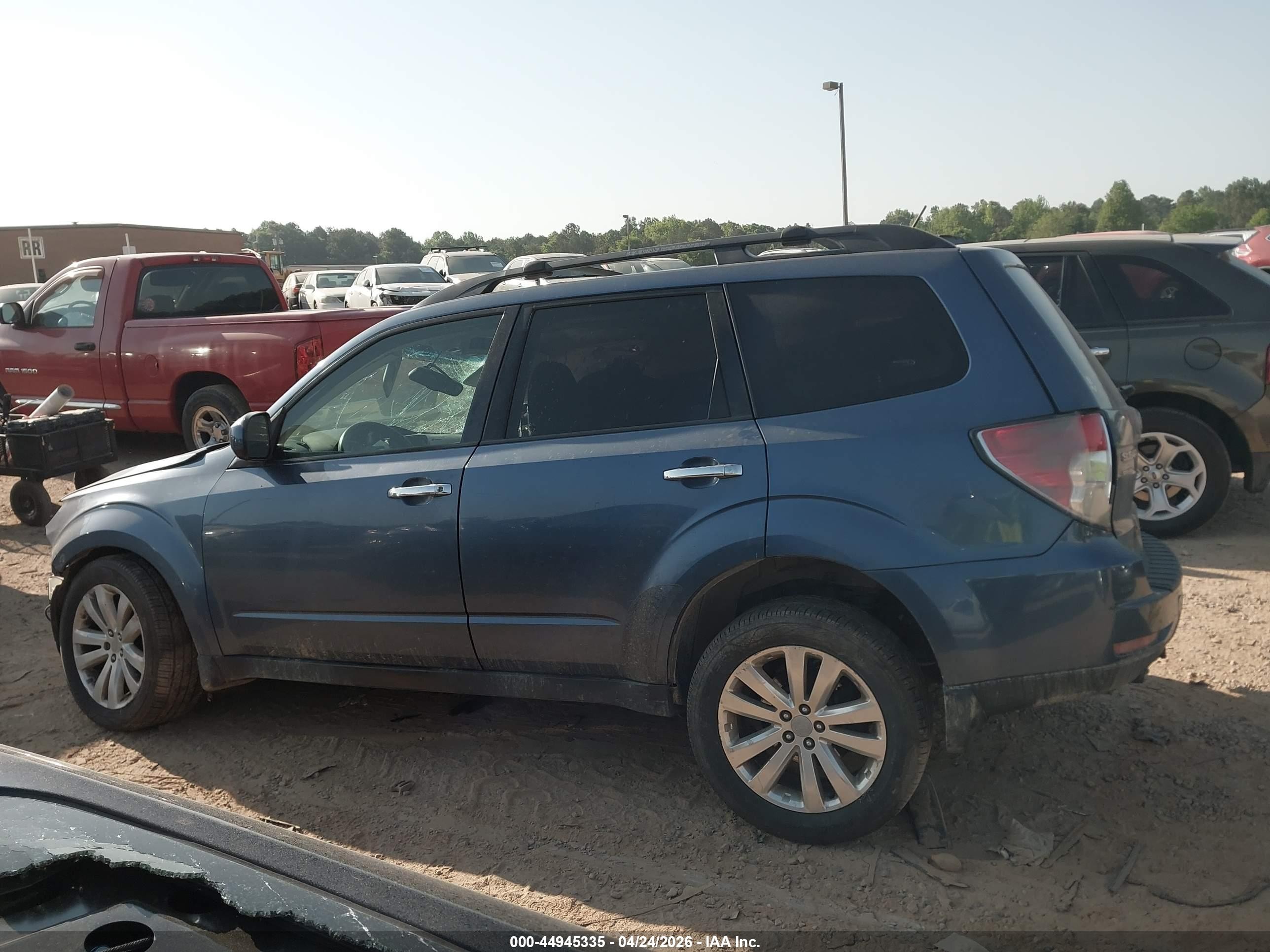 2012 Subaru Forester 2.5x Premium Blue vin: JF2SHADC0CH464358