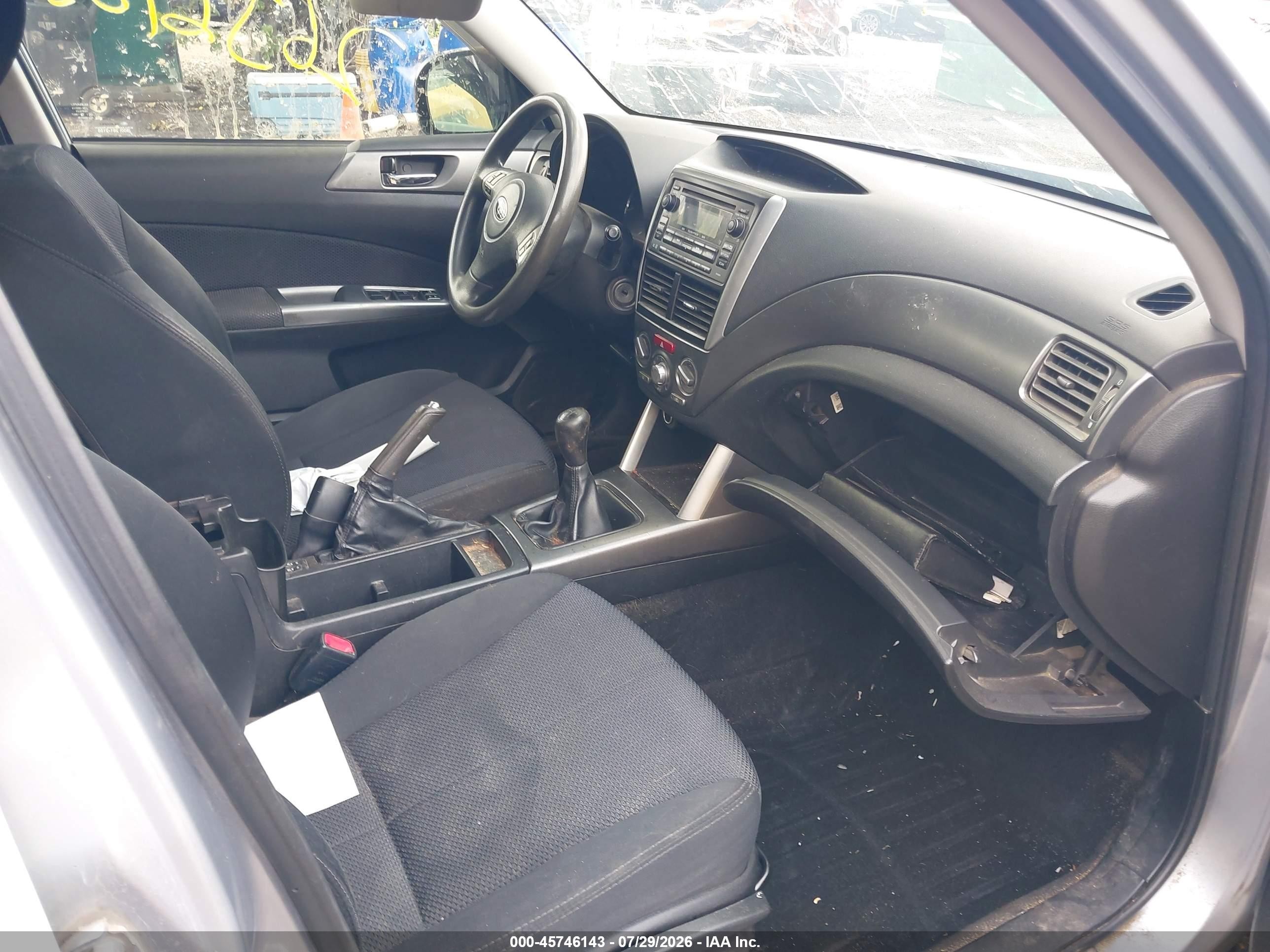 2013 Subaru Forester 2.5x Premium Silver vin: JF2SHADC0DG418813