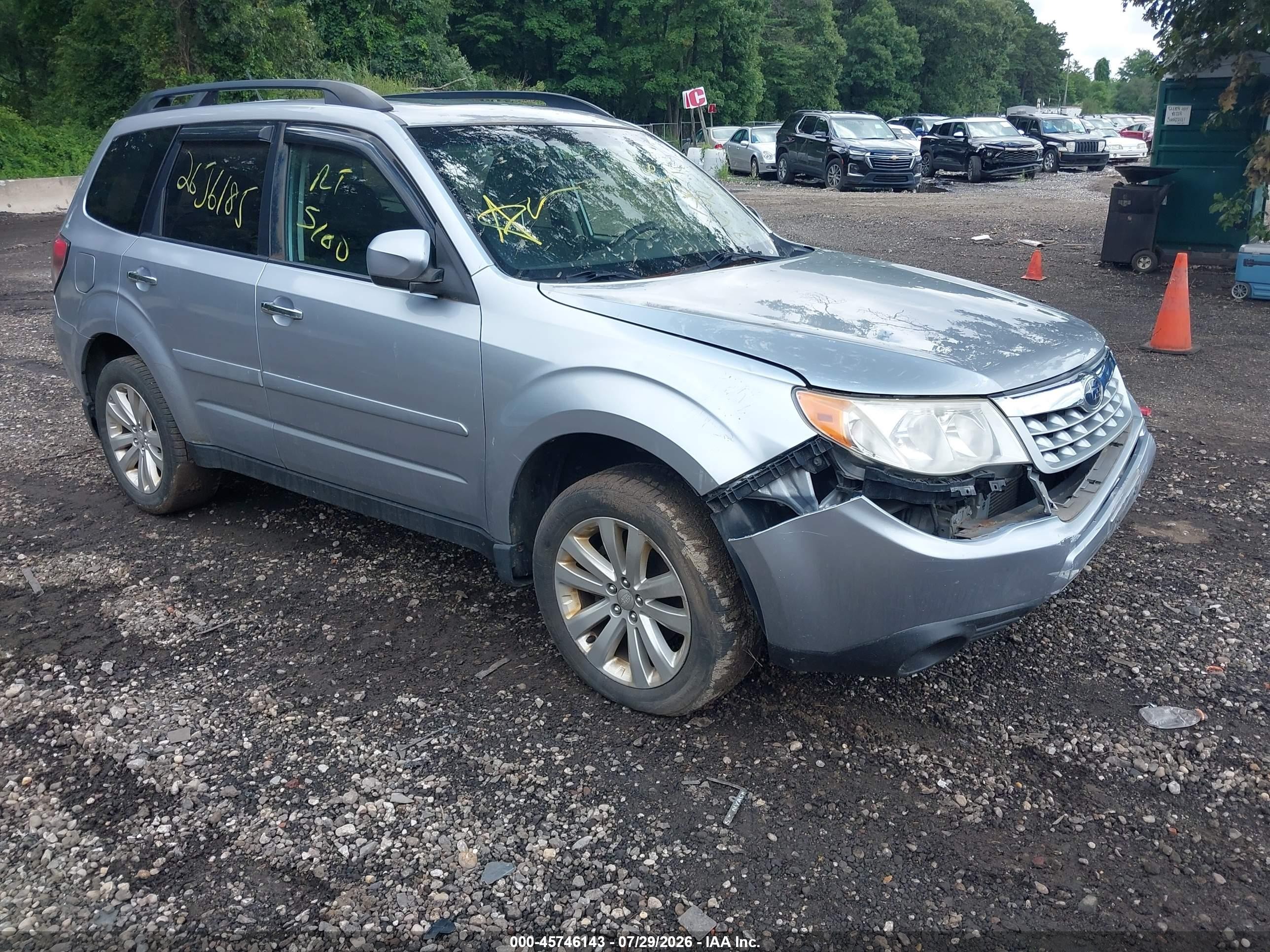 2013 Subaru Forester 2.5x Premium Silver vin: JF2SHADC0DG418813