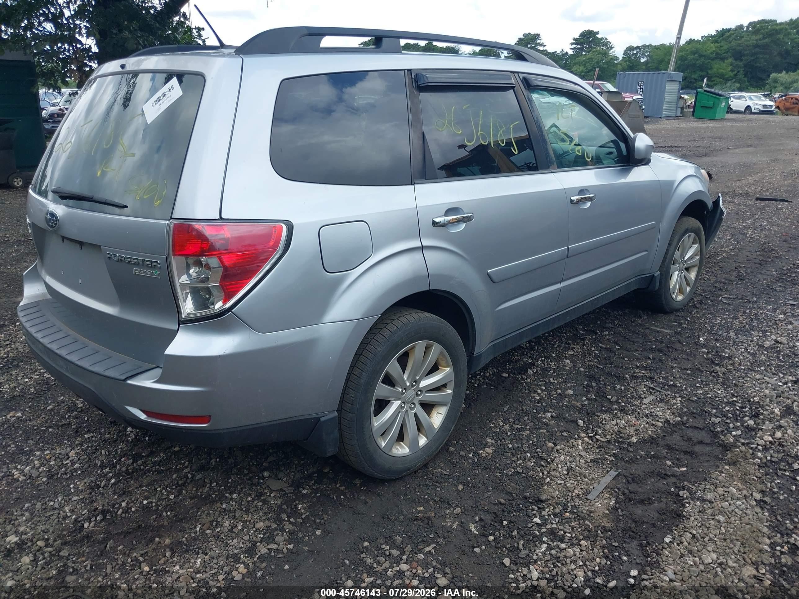 2013 Subaru Forester 2.5x Premium Silver vin: JF2SHADC0DG418813
