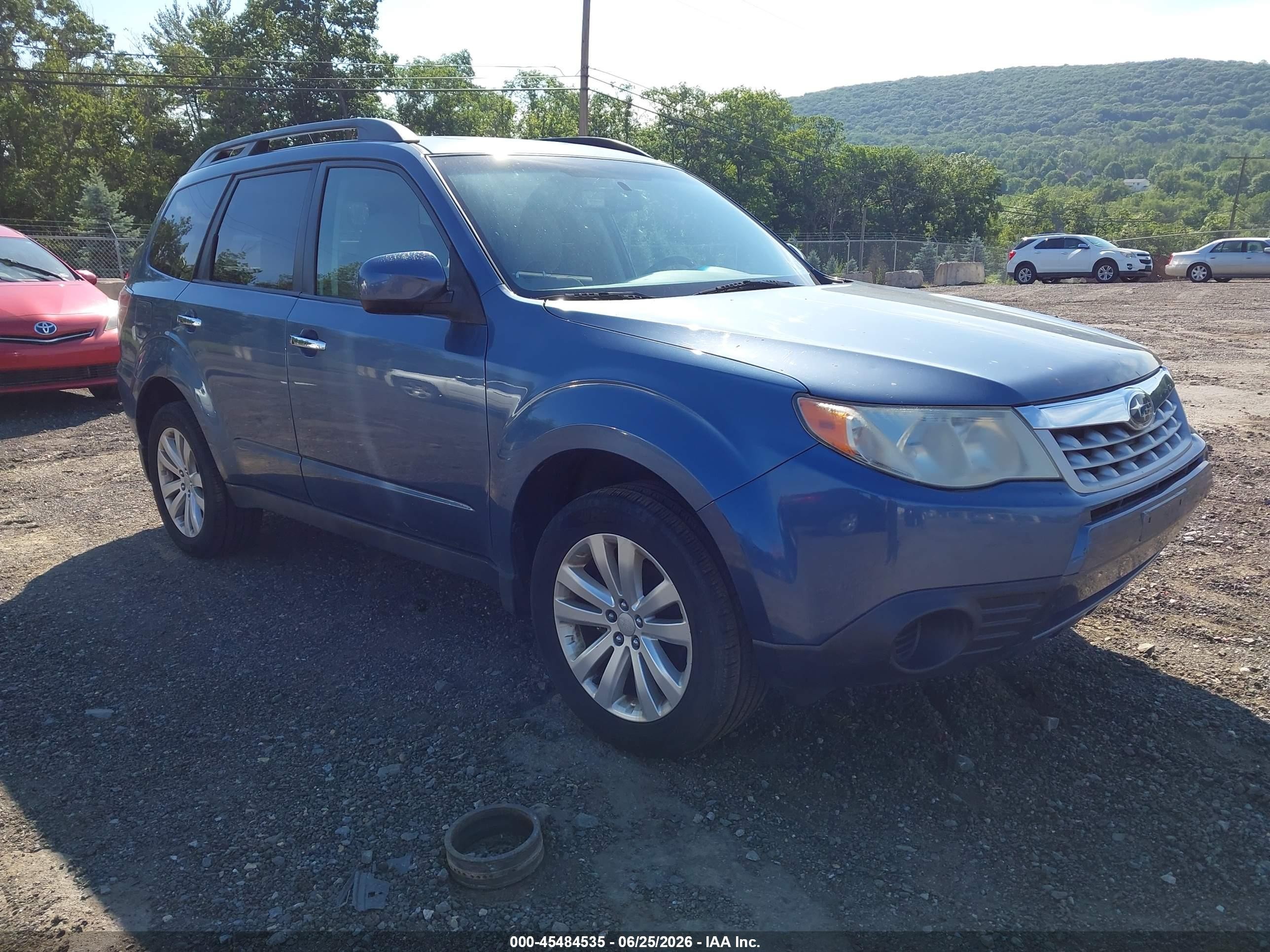 2013 Subaru Forester 2.5x Premium Blue vin: JF2SHADC0DH418613
