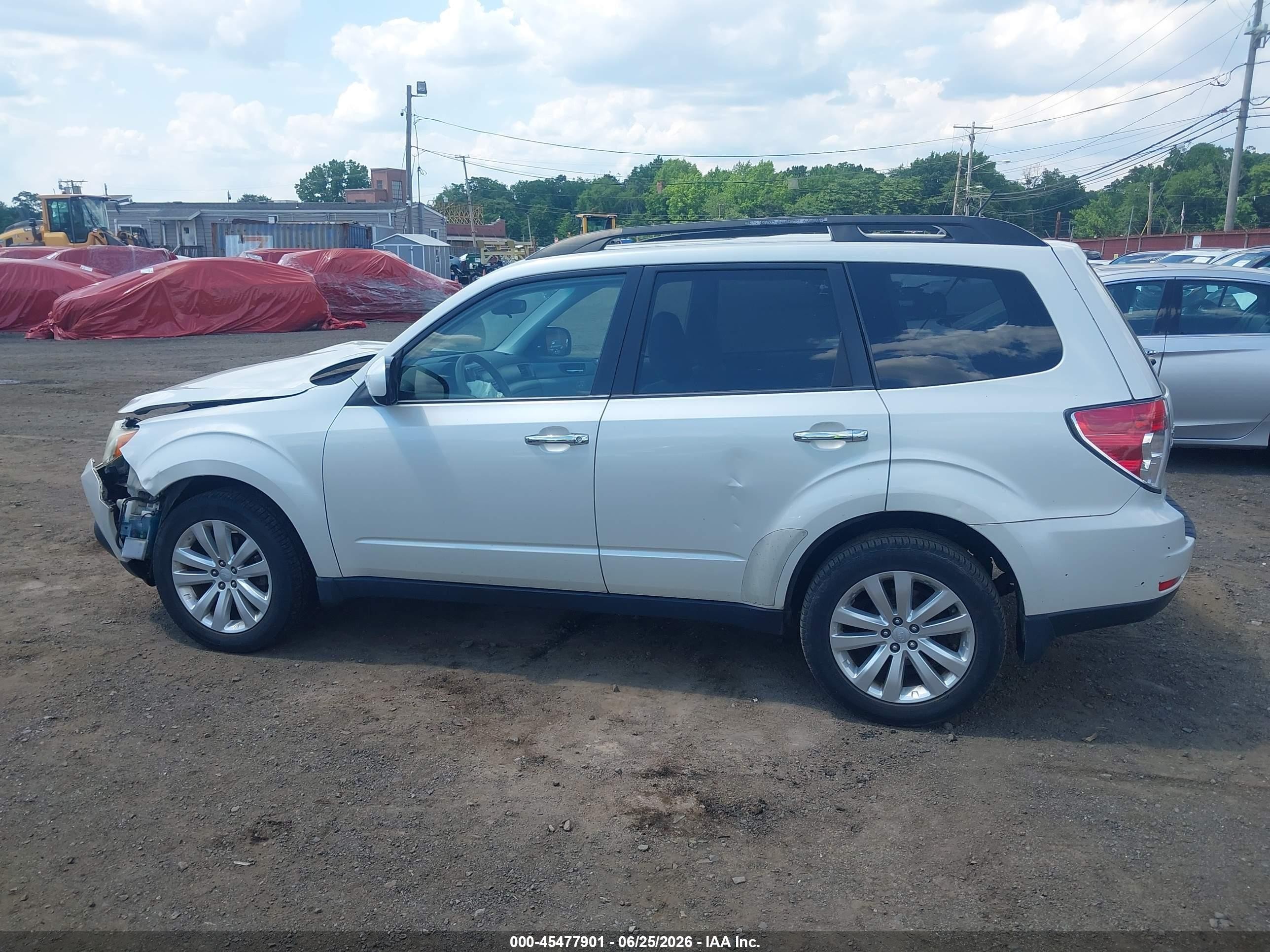 2013 Subaru Forester 2.5x Premium Белый vin: JF2SHADC0DH428008
