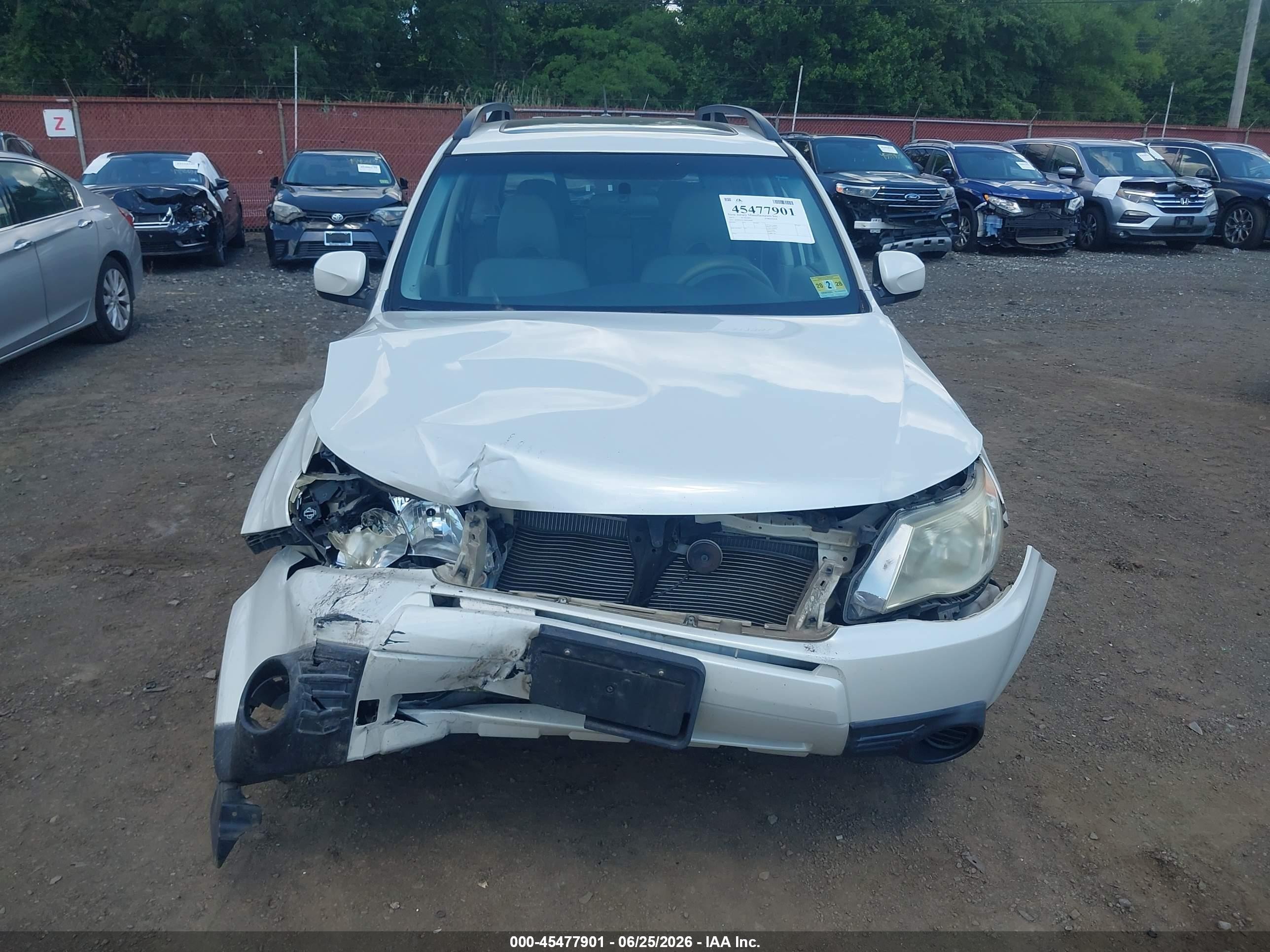 2013 Subaru Forester 2.5x Premium Белый vin: JF2SHADC0DH428008