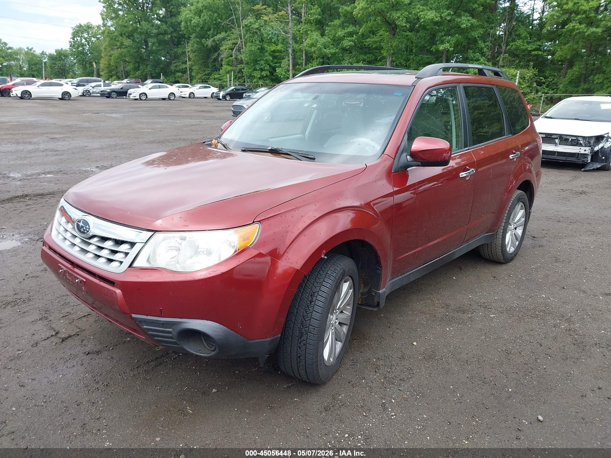 2013 Subaru Forester 2.5x Premium Burgundy vin: JF2SHADC0DH431796