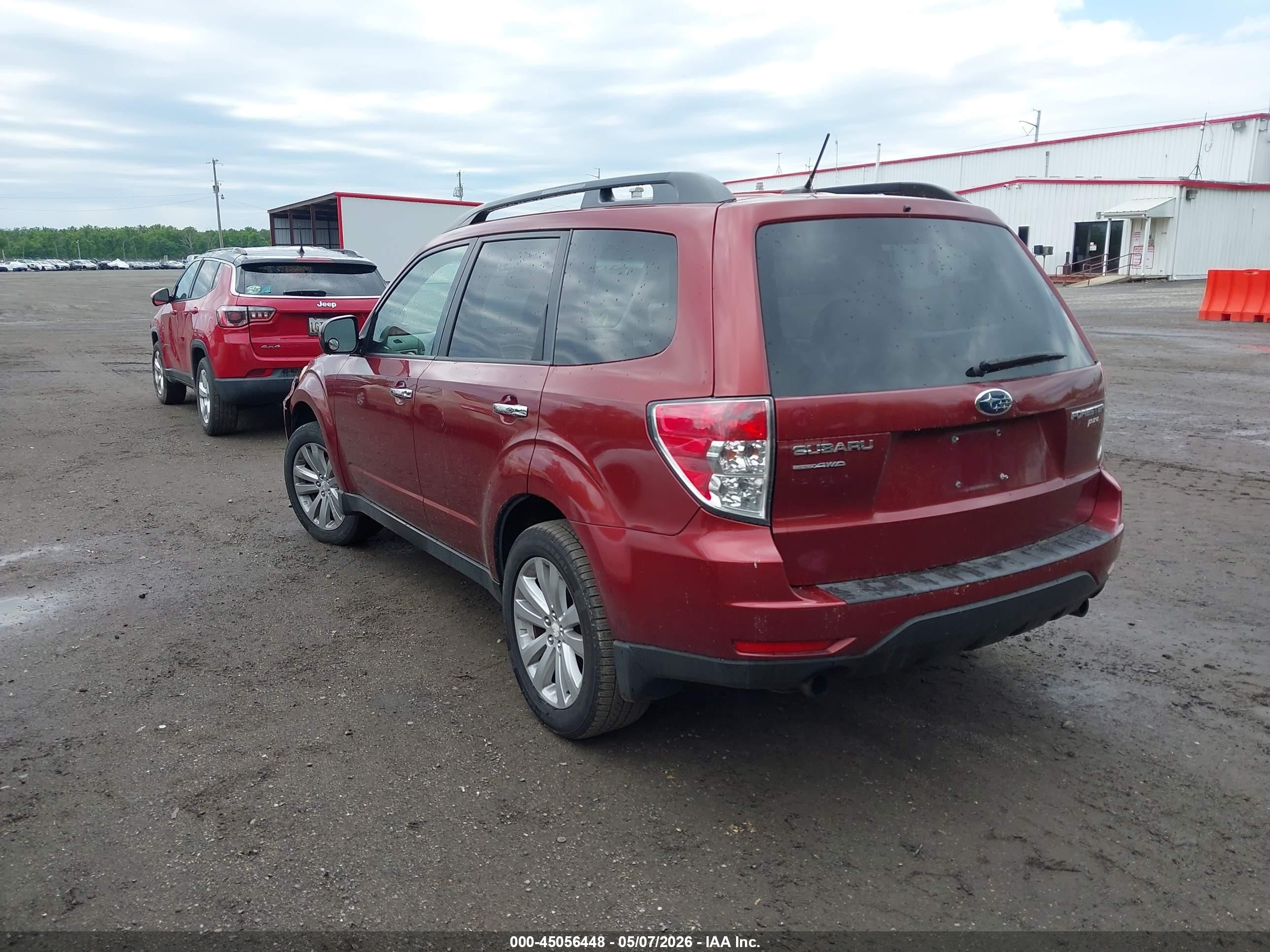 2013 Subaru Forester 2.5x Premium Burgundy vin: JF2SHADC0DH431796