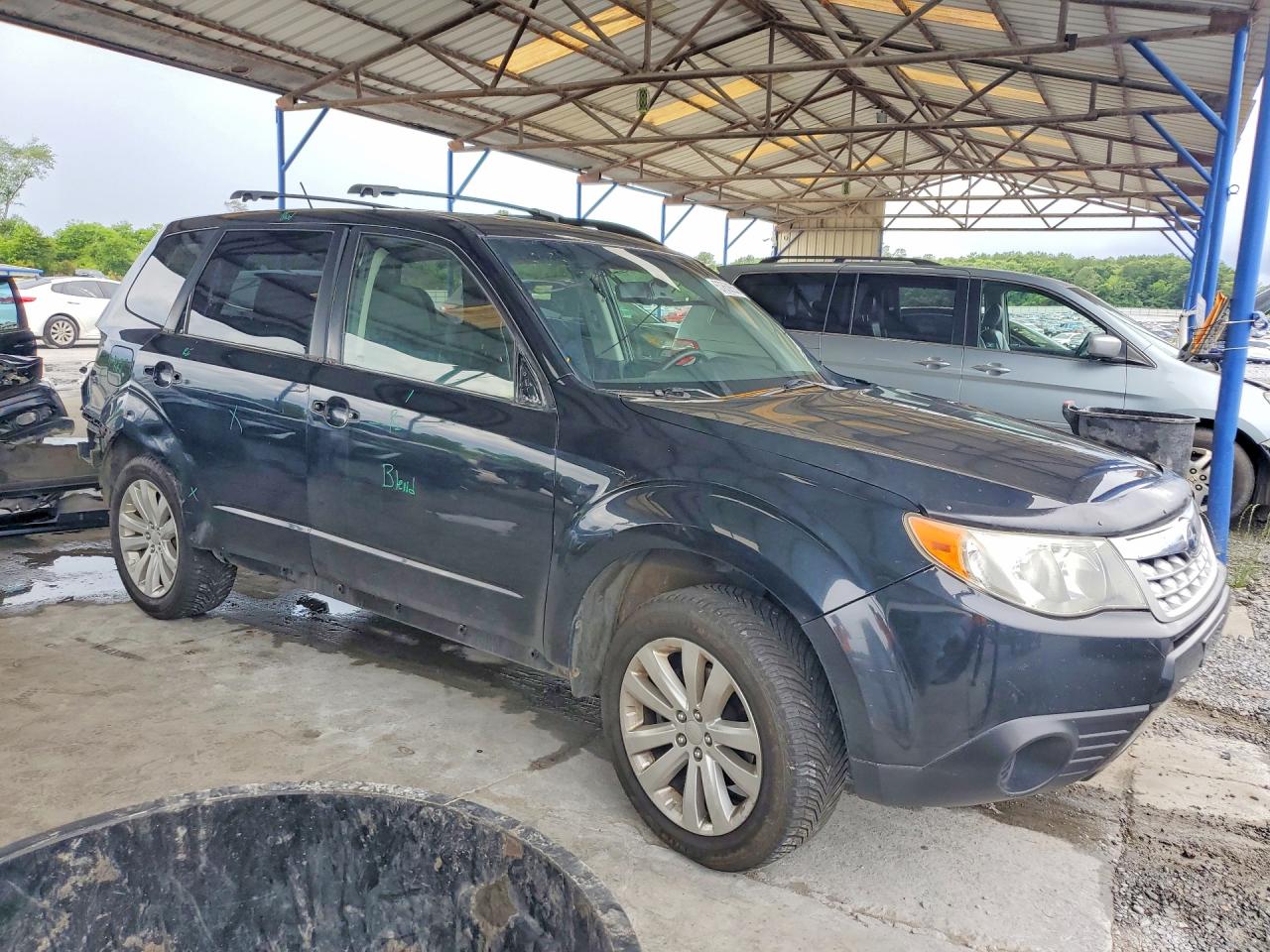 2013 Subaru Forester 2.5x Premium Black vin: JF2SHADC0DH432267