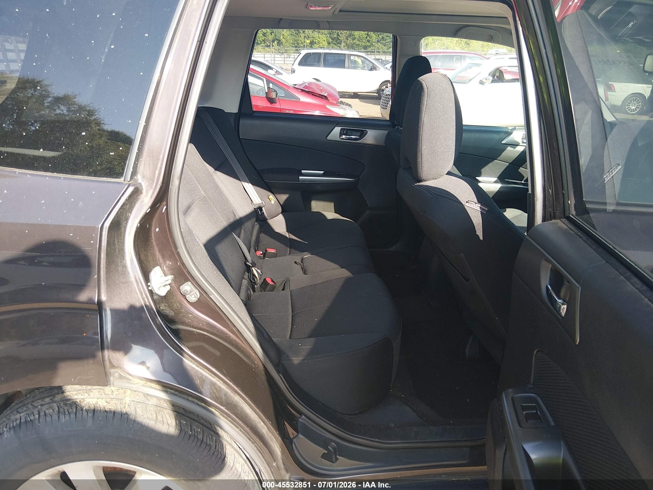 2013 Subaru Forester 2.5x Premium Burgundy vin: JF2SHADC0DH437162