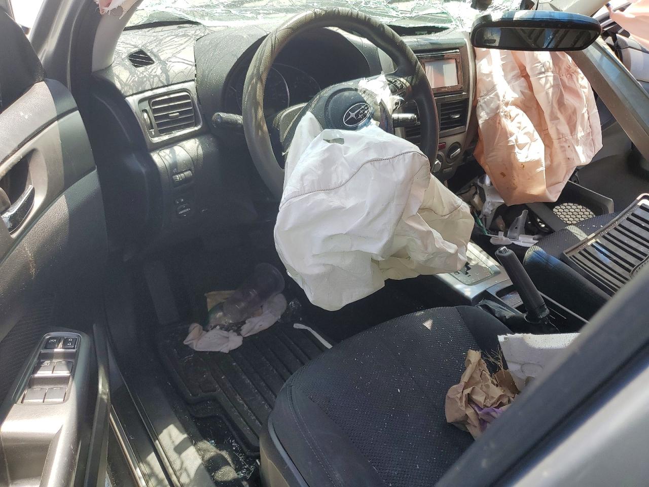 2013 Subaru Forester 2.5x Premium Серебряный vin: JF2SHADC0DH443818