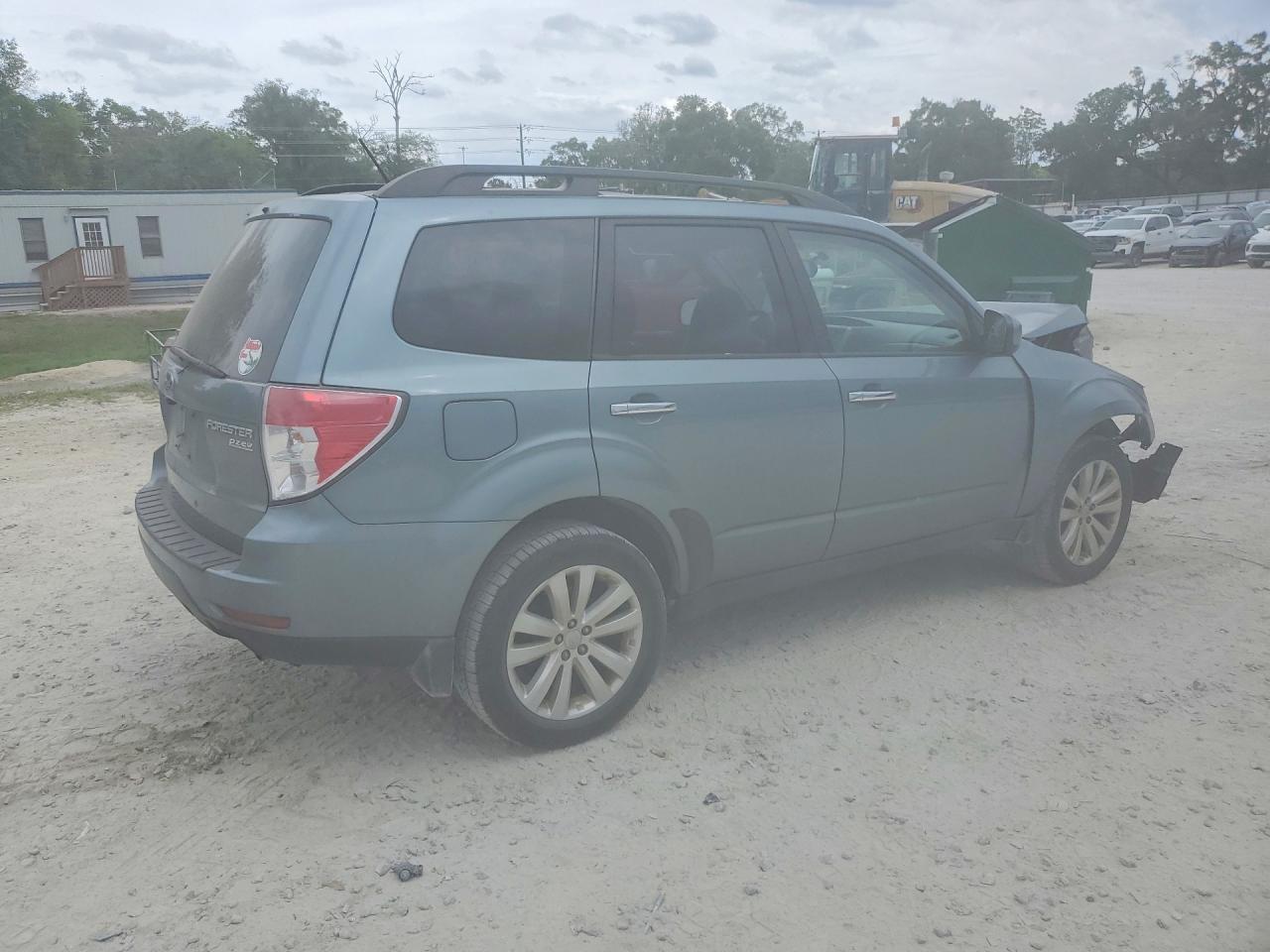 2011 Subaru Forester 2.5x Premium Blue vin: JF2SHADC1BH721493