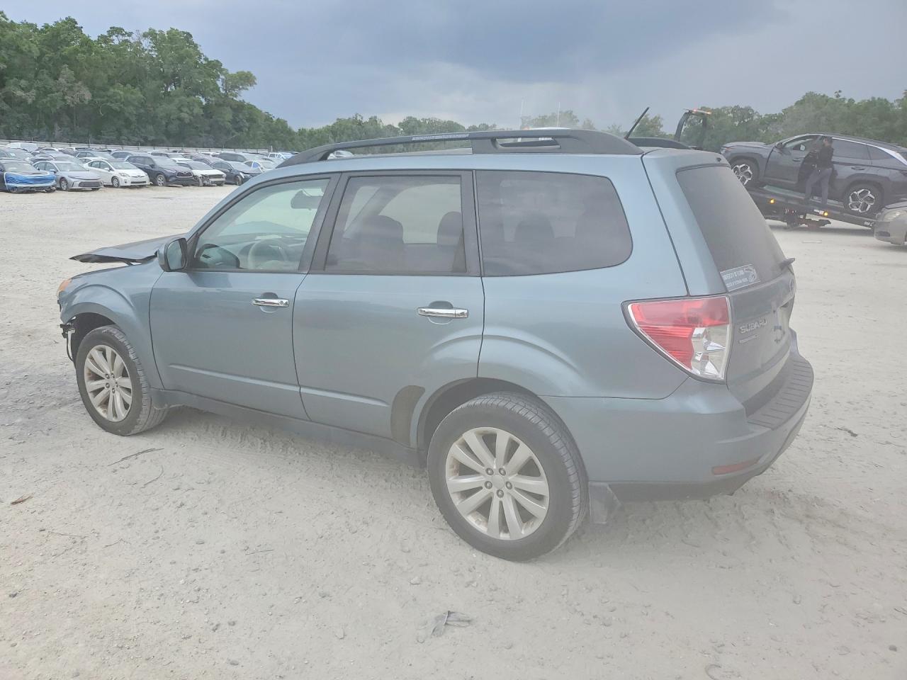 2011 Subaru Forester 2.5x Premium Blue vin: JF2SHADC1BH721493