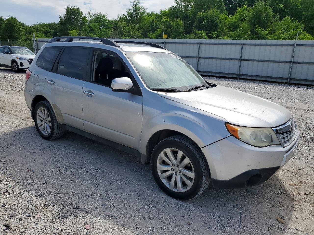 2011 Subaru Forester 2.5x Premium Silver vin: JF2SHADC1BH729089