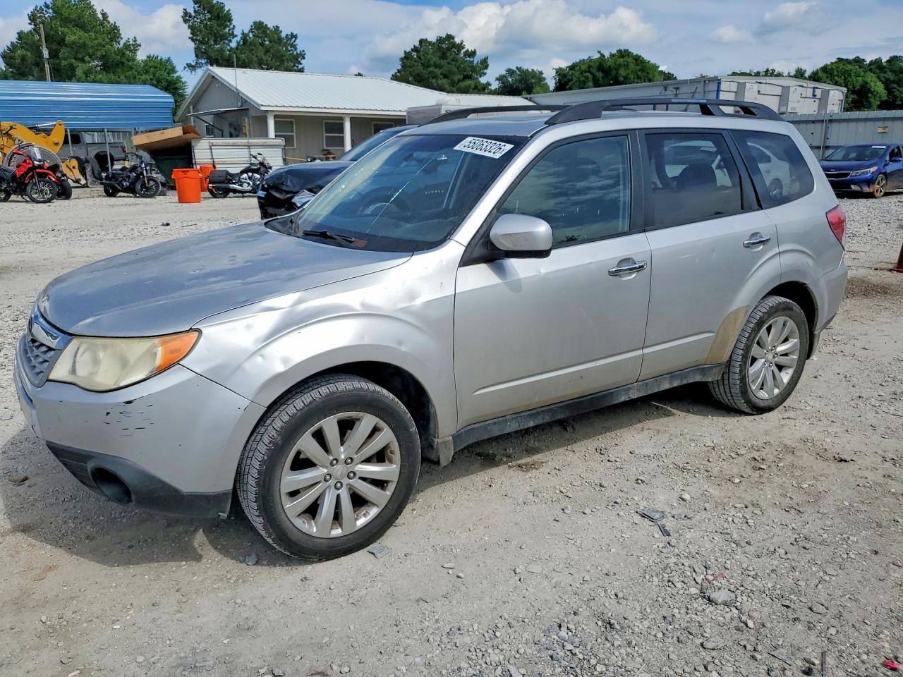 2011 Subaru Forester 2.5x Premium Silver vin: JF2SHADC1BH729089