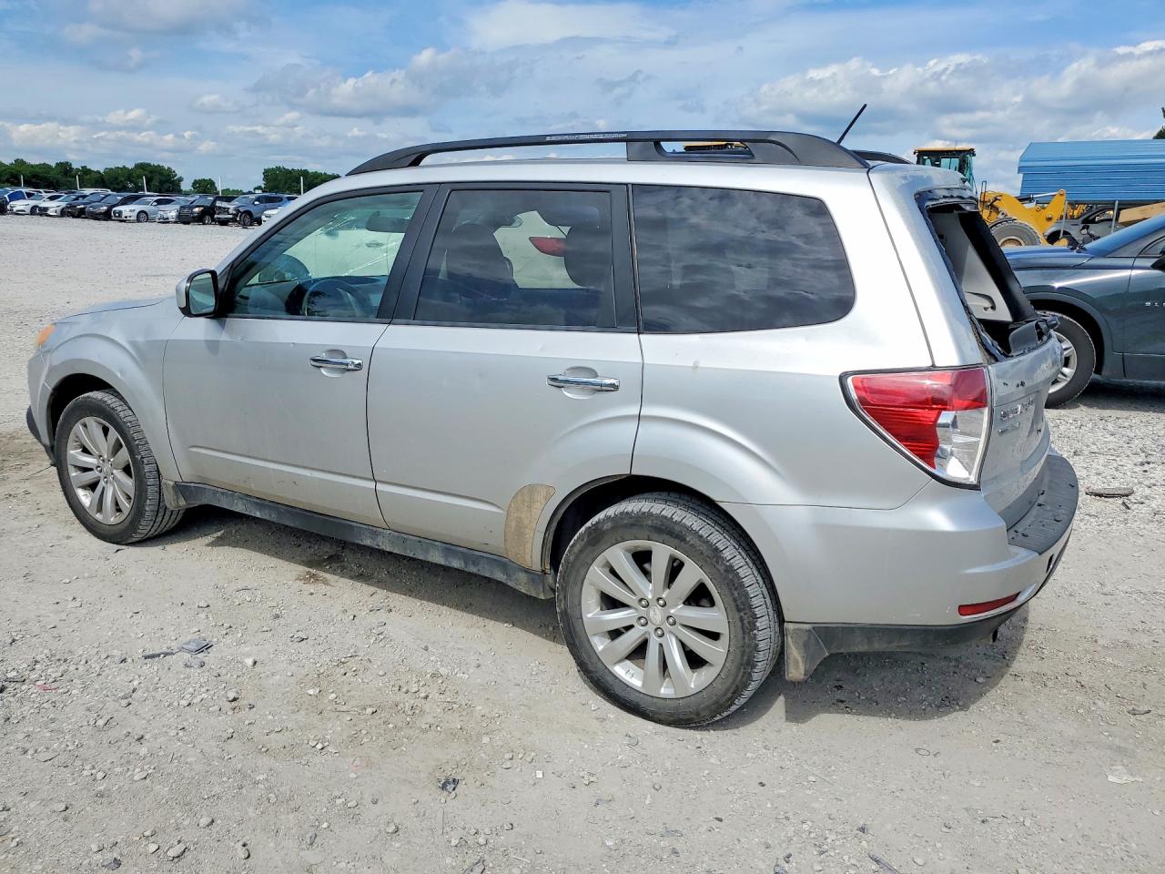 2011 Subaru Forester 2.5x Premium Silver vin: JF2SHADC1BH729089