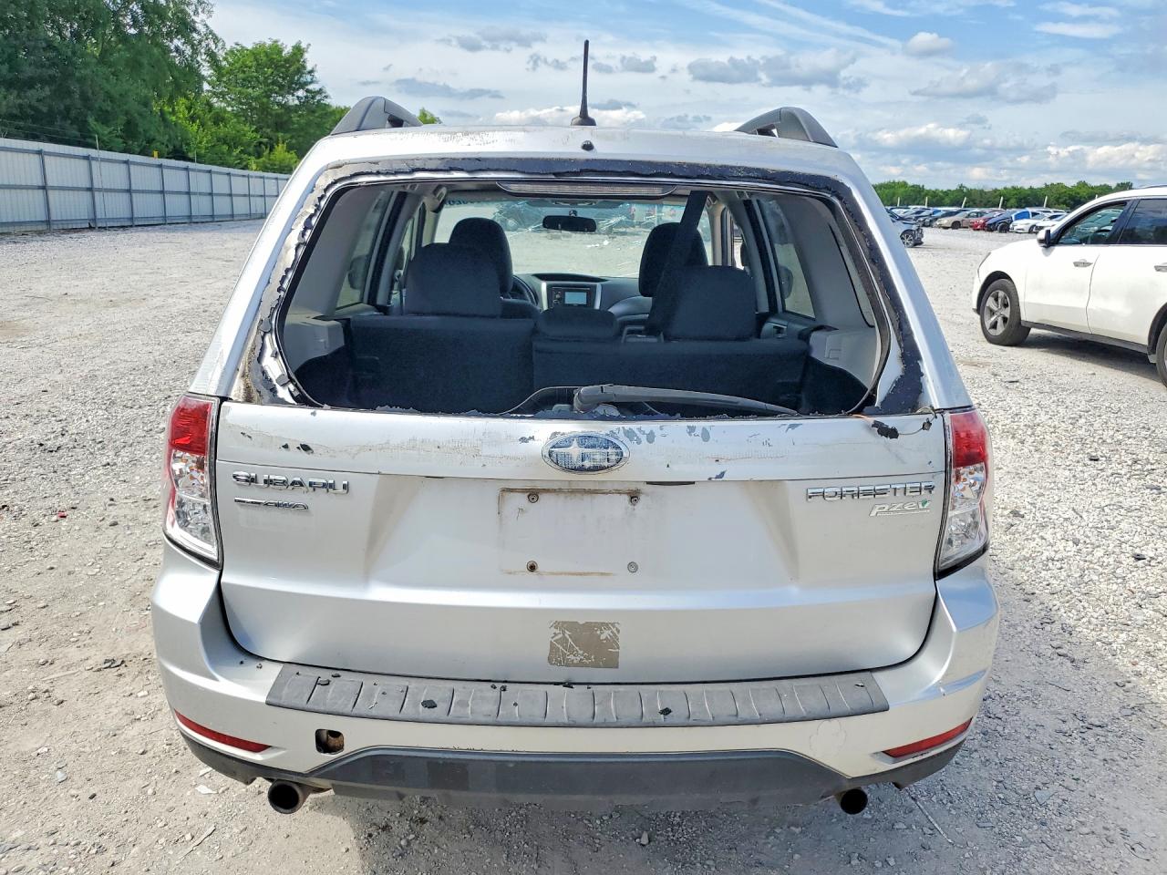 2011 Subaru Forester 2.5x Premium Silver vin: JF2SHADC1BH729089