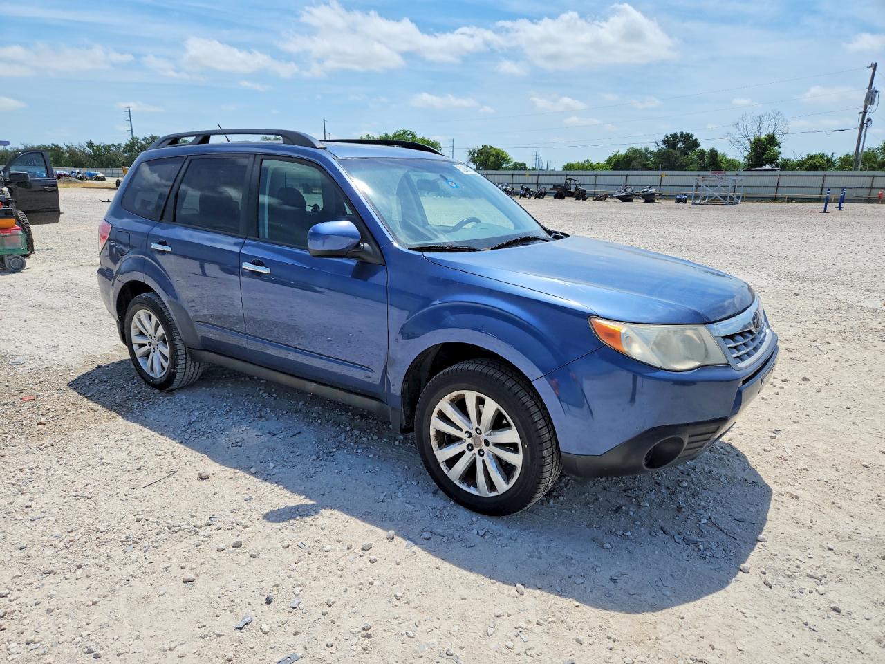 2011 Subaru Forester 2.5x Premium Blue vin: JF2SHADC1BH744451