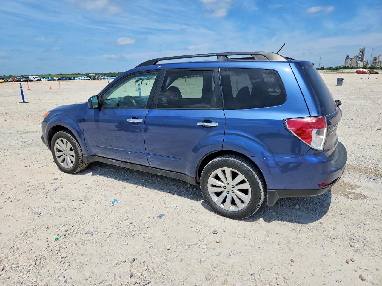 2011 Subaru Forester 2.5x Premium Blue vin: JF2SHADC1BH744451