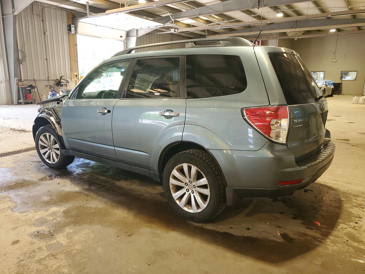 2011 Subaru Forester 2.5x Premium Blue vin: JF2SHADC1BH755157