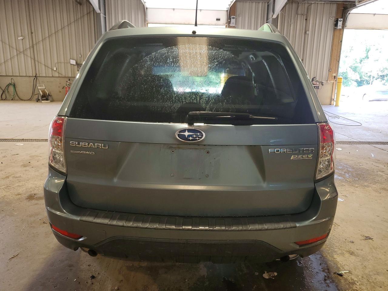 2011 Subaru Forester 2.5x Premium Blue vin: JF2SHADC1BH755157