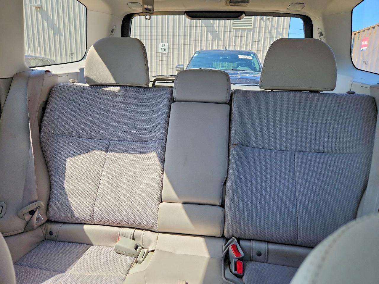 2011 Subaru Forester 2.5x Premium Silver vin: JF2SHADC1BH762934