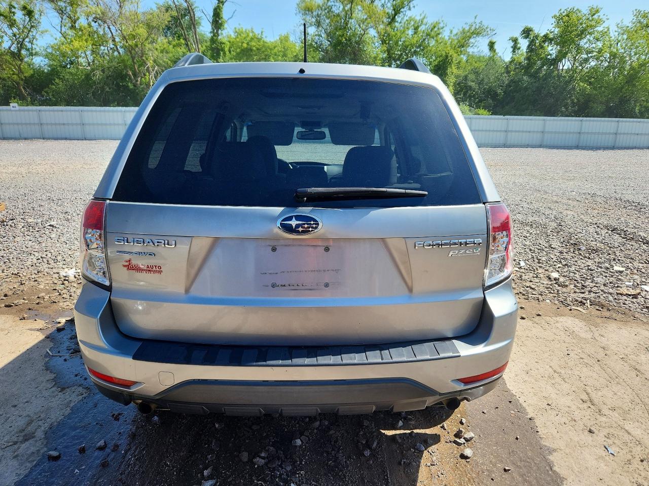 2011 Subaru Forester 2.5x Premium Silver vin: JF2SHADC1BH762934