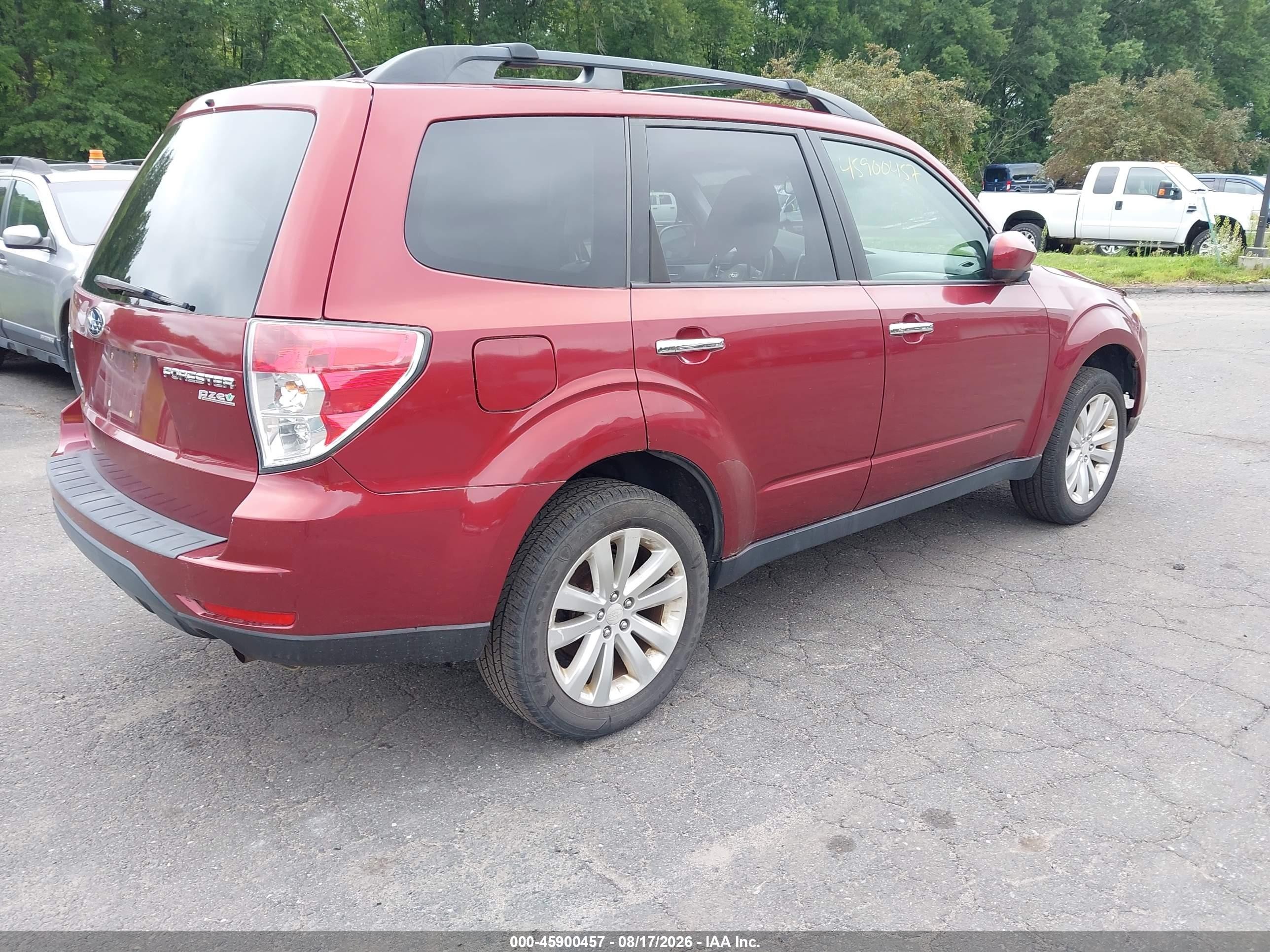 2011 Subaru Forester 2.5x Premium Burgundy vin: JF2SHADC1BH772427