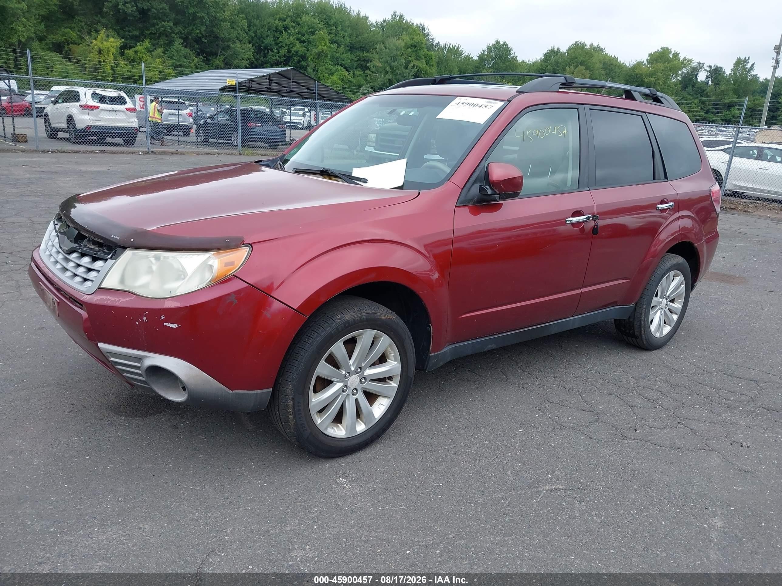2011 Subaru Forester 2.5x Premium Burgundy vin: JF2SHADC1BH772427