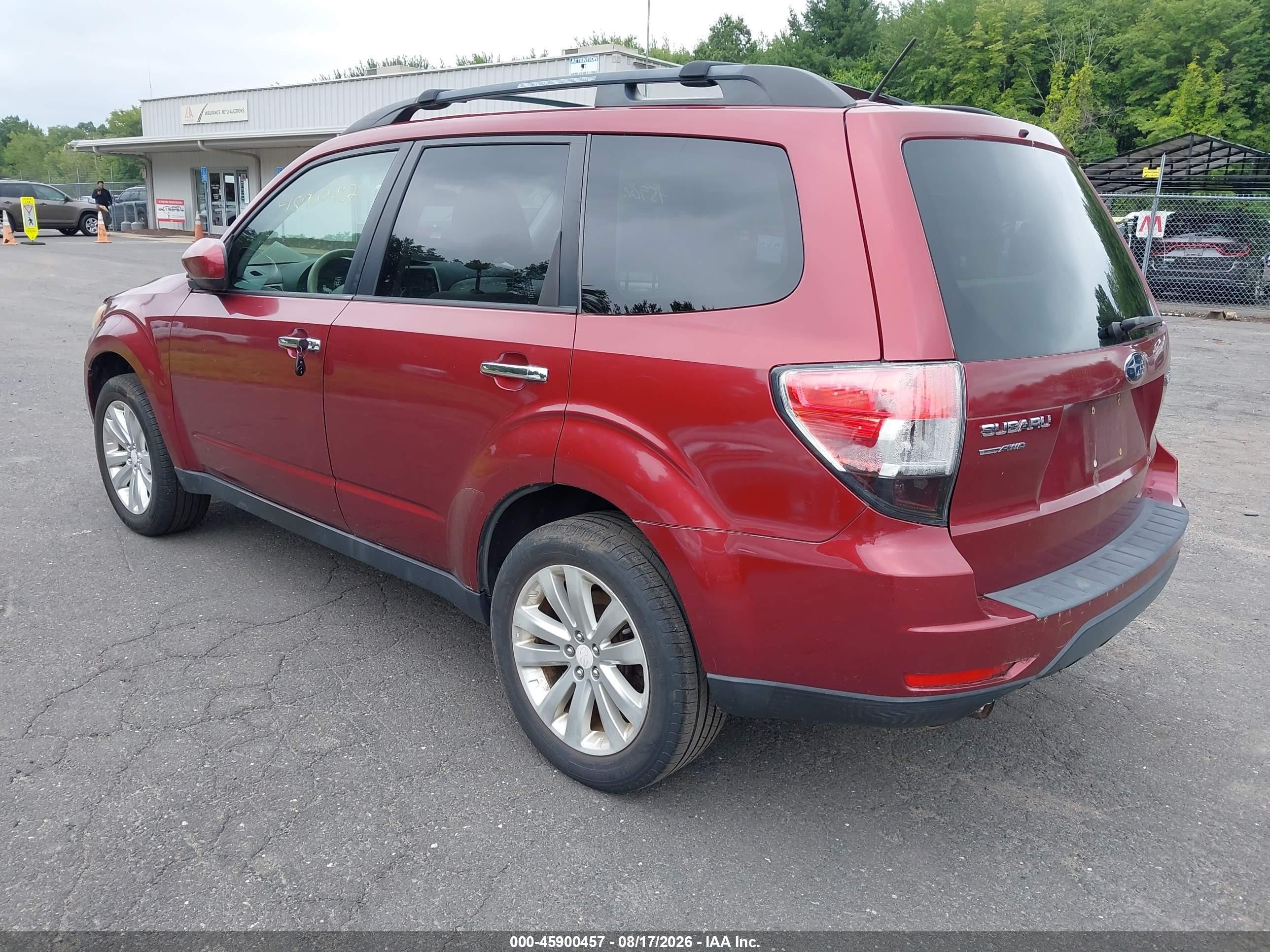 2011 Subaru Forester 2.5x Premium Burgundy vin: JF2SHADC1BH772427