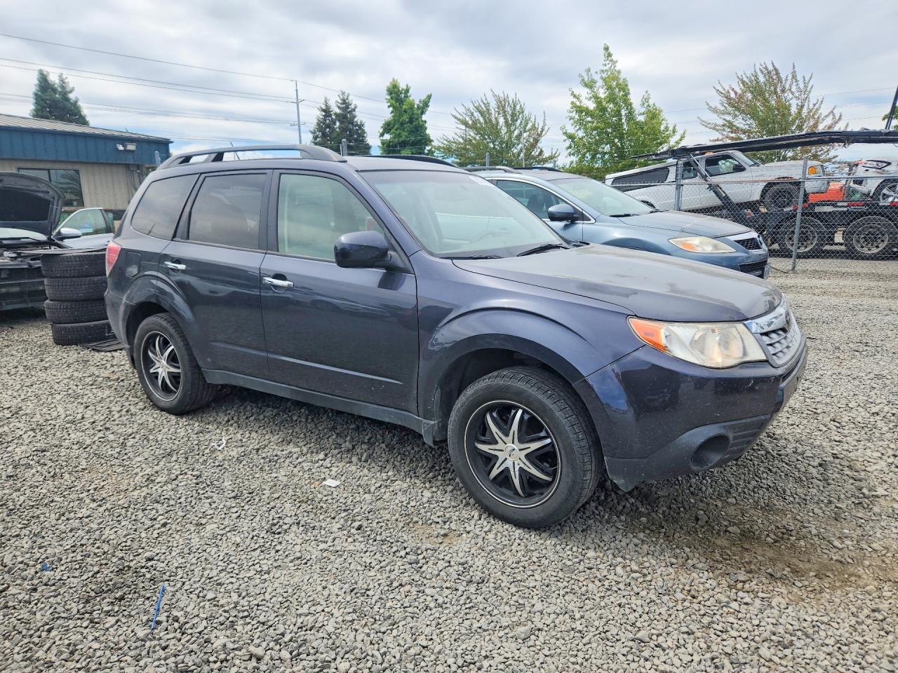 2012 Subaru Forester 2.5x Premium Blue vin: JF2SHADC1CG417250