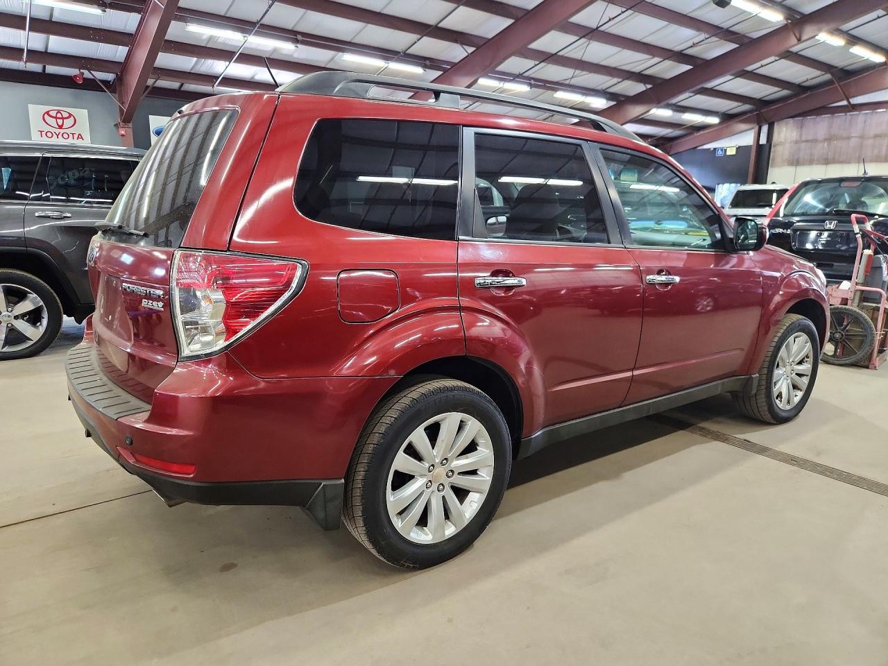 2012 Subaru Forester 2.5x Premium Red vin: JF2SHADC1CH418909