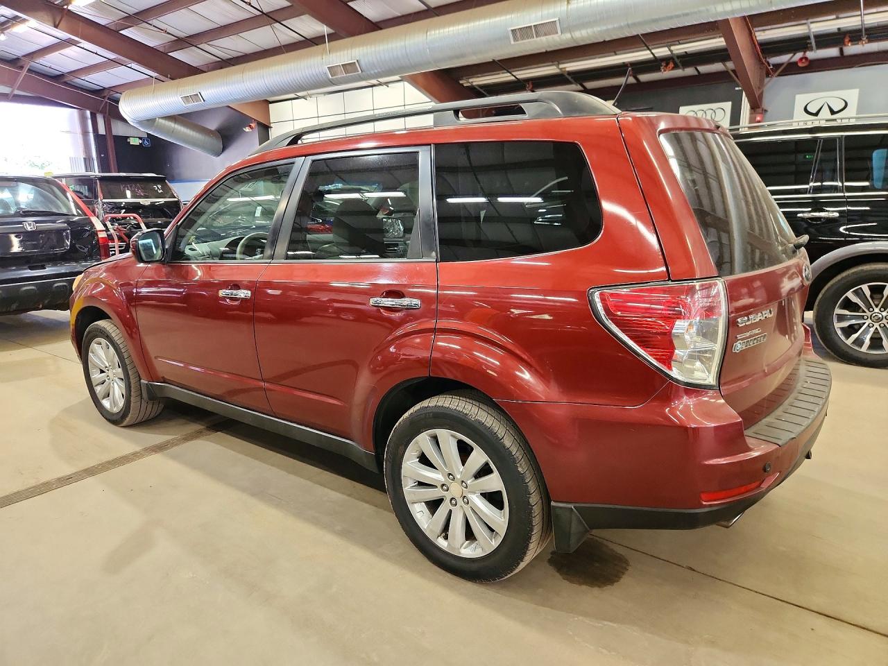 2012 Subaru Forester 2.5x Premium Red vin: JF2SHADC1CH418909