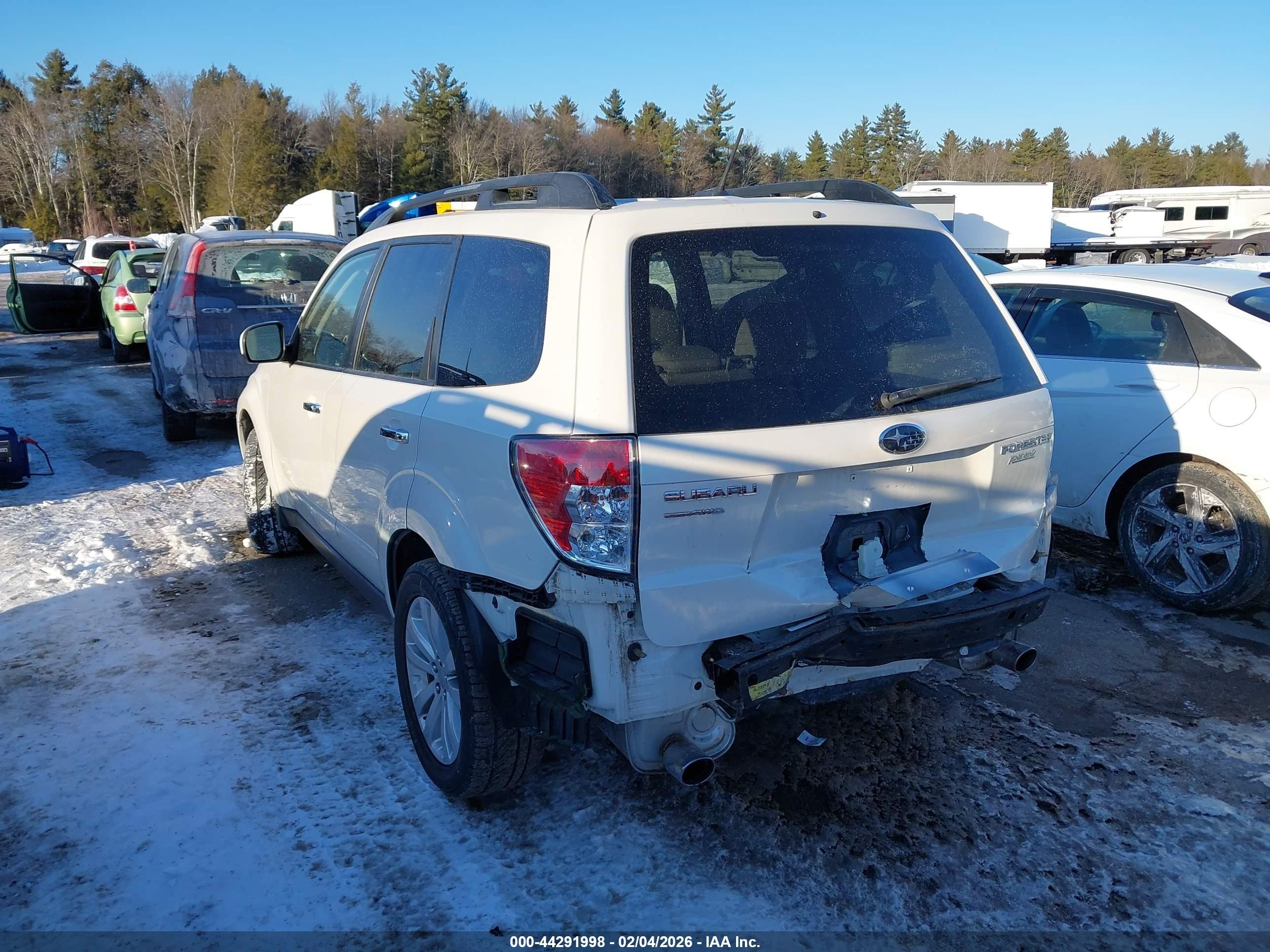 2012 Subaru Forester 2.5x Premium White vin: JF2SHADC1CH435600
