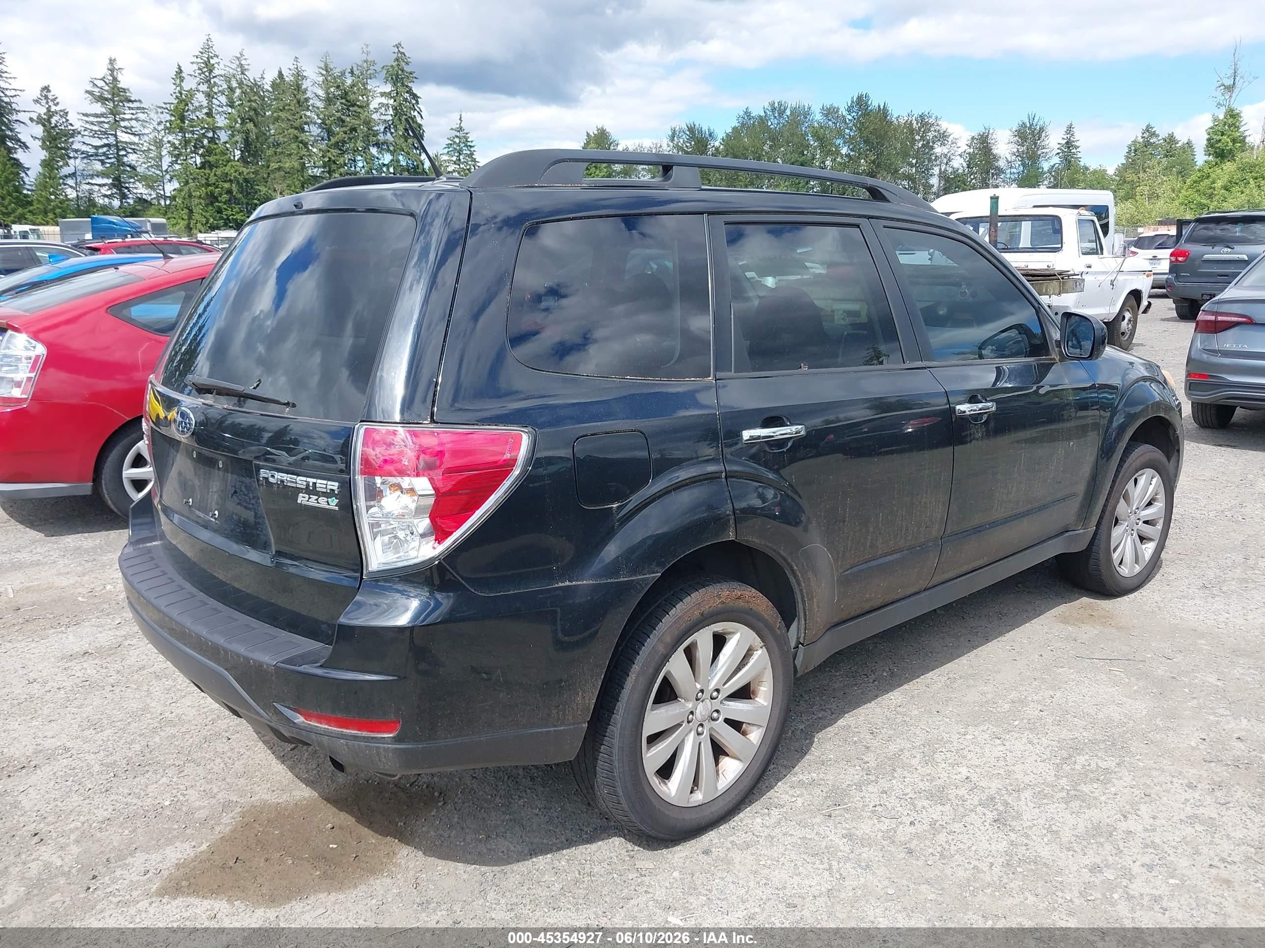 2012 Subaru Forester 2.5x Premium Black vin: JF2SHADC1CH436360