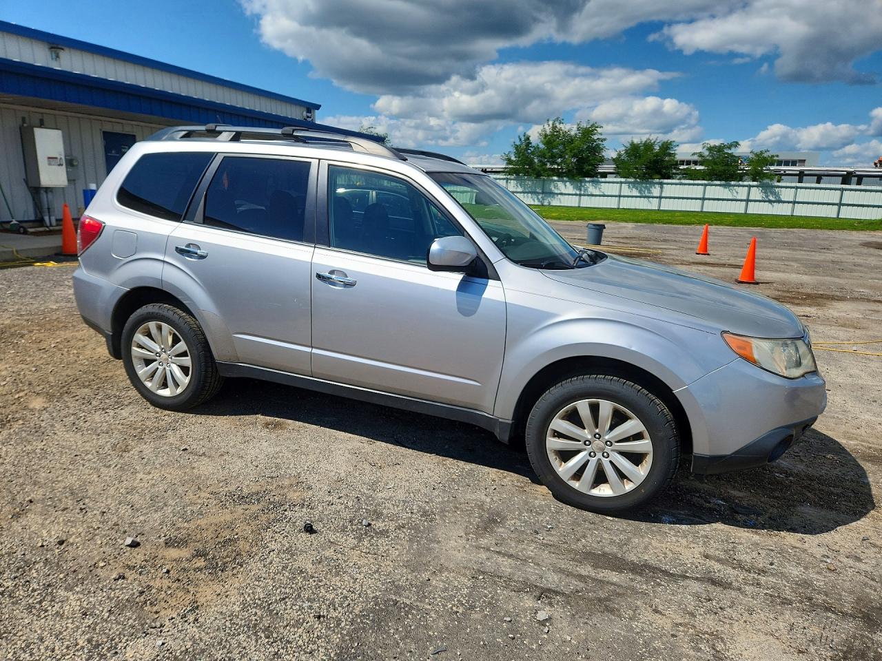 2012 Subaru Forester 2.5x Premium Silver vin: JF2SHADC1CH440537