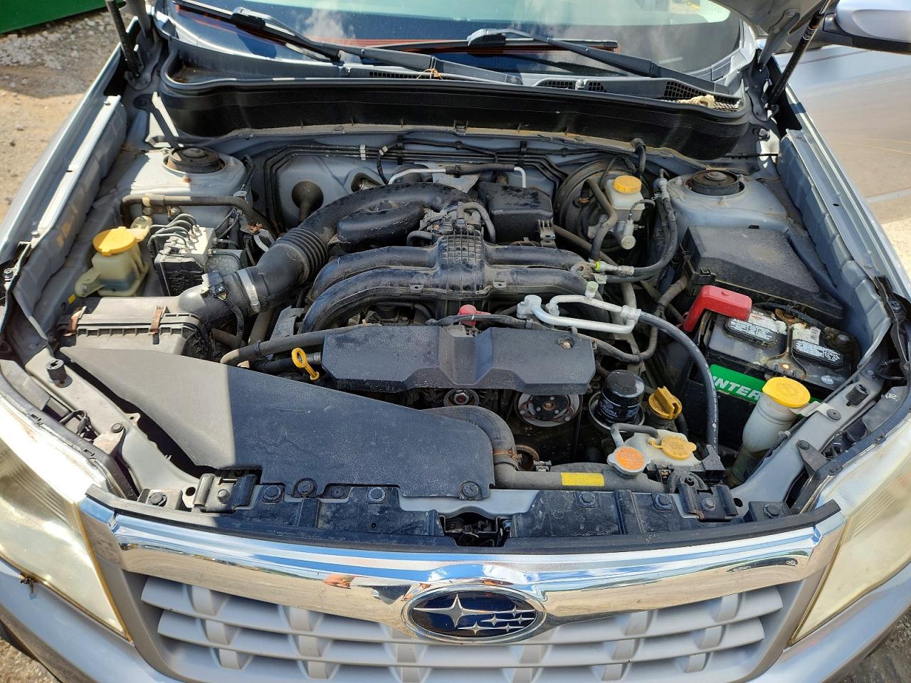2012 Subaru Forester 2.5x Premium Silver vin: JF2SHADC1CH440537